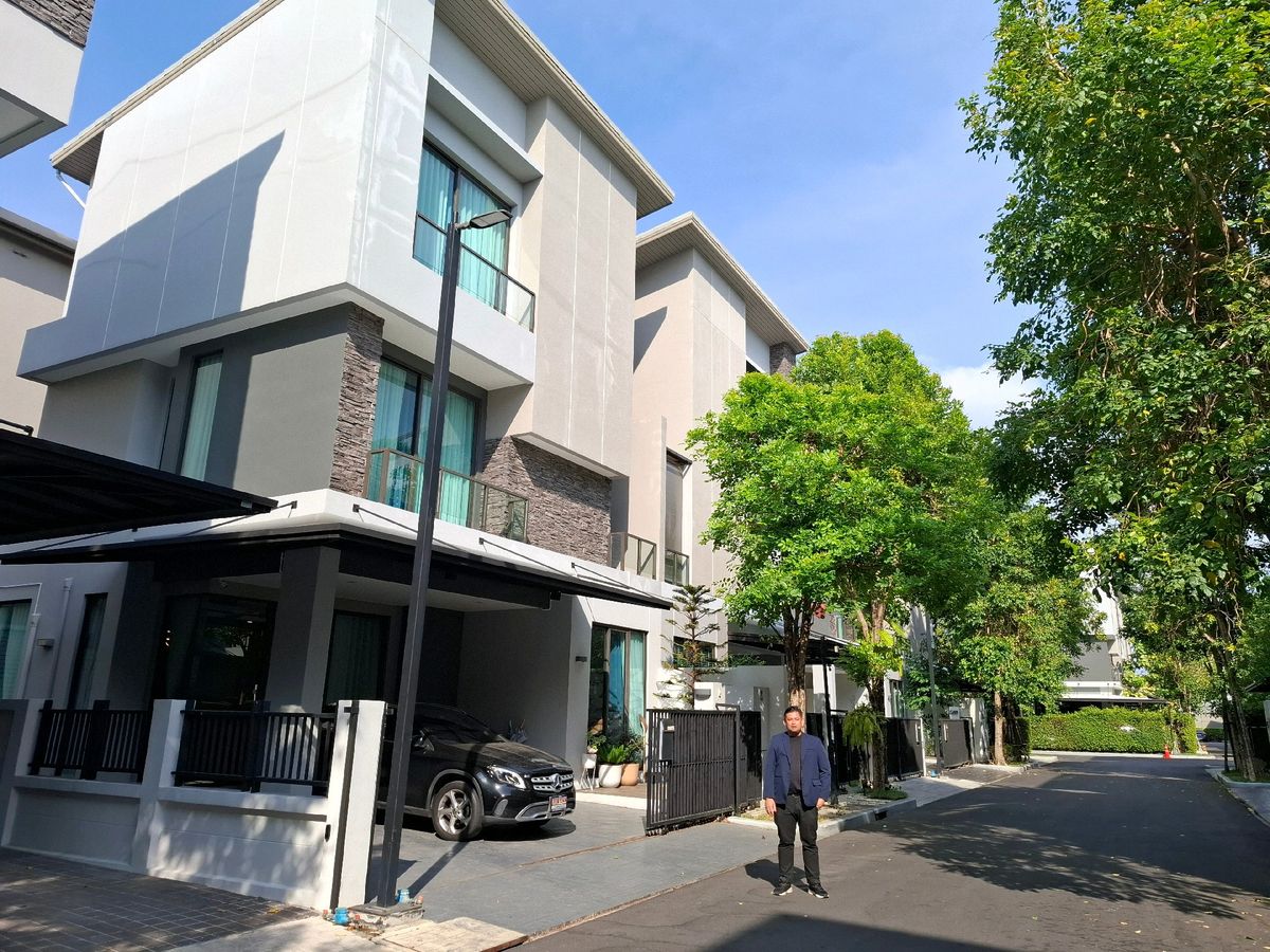 ขายบ้านเลียบทางด่วนรามอินทรา : ขายบ้านหรูหลังมุม รีโนเวทใหม่ทั้งหลัง หมู่บ้านกลางเมือง Classe เอกมัย-รามอินทรา สุคนธ์สวัสดิ์ – ทำเลดีที่สุดในย่านนี้!