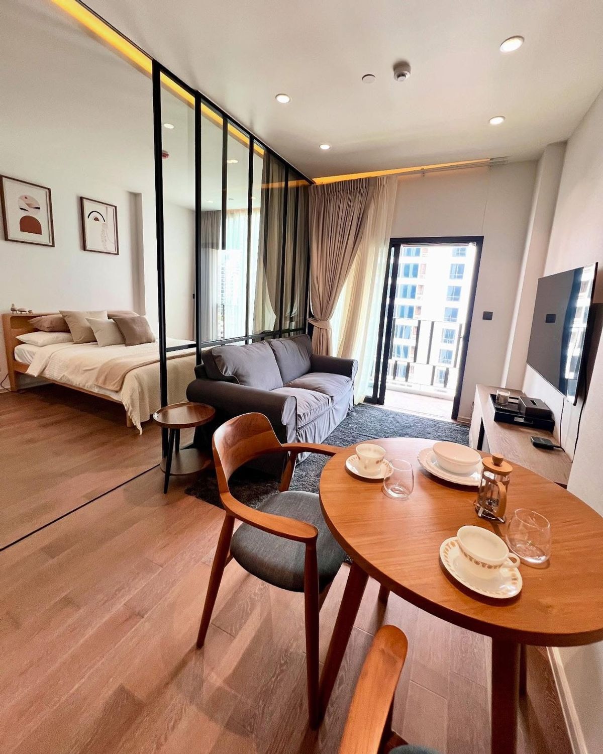 ให้เช่าคอนโดสุขุมวิท อโศก ทองหล่อ : Muniq Sukhumvit 23 ( New Renovate)