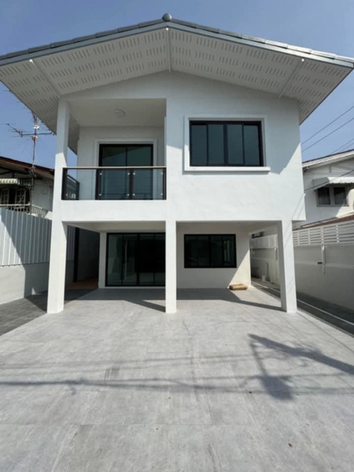 ขายบ้านนวมินทร์ รามอินทรา : 🏡 ขายบ้านเดี่ยว 2 ชั้น 49 ตร.วา 200 ตร.ม. 3 ห้องนอน ใกล้เลียบด่วนรามอินทรา แฟชั่นไอส์แลนด์ | ราคา 6.3 ล้าน | พร้อมอยู่