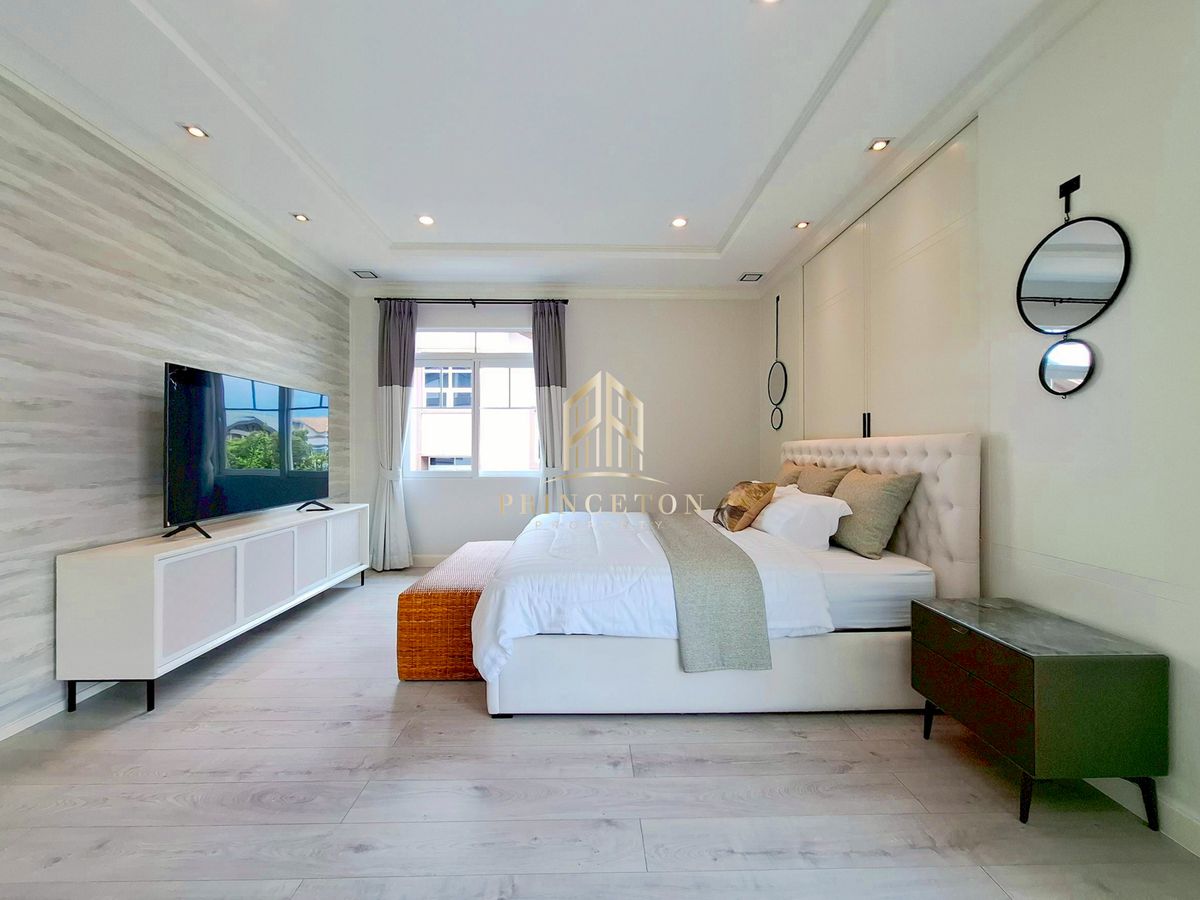 For RentHouseBangna, Bearing, Lasalle : Luxury House For Rent Nantawan Bangna KM.7 📞092-4252445