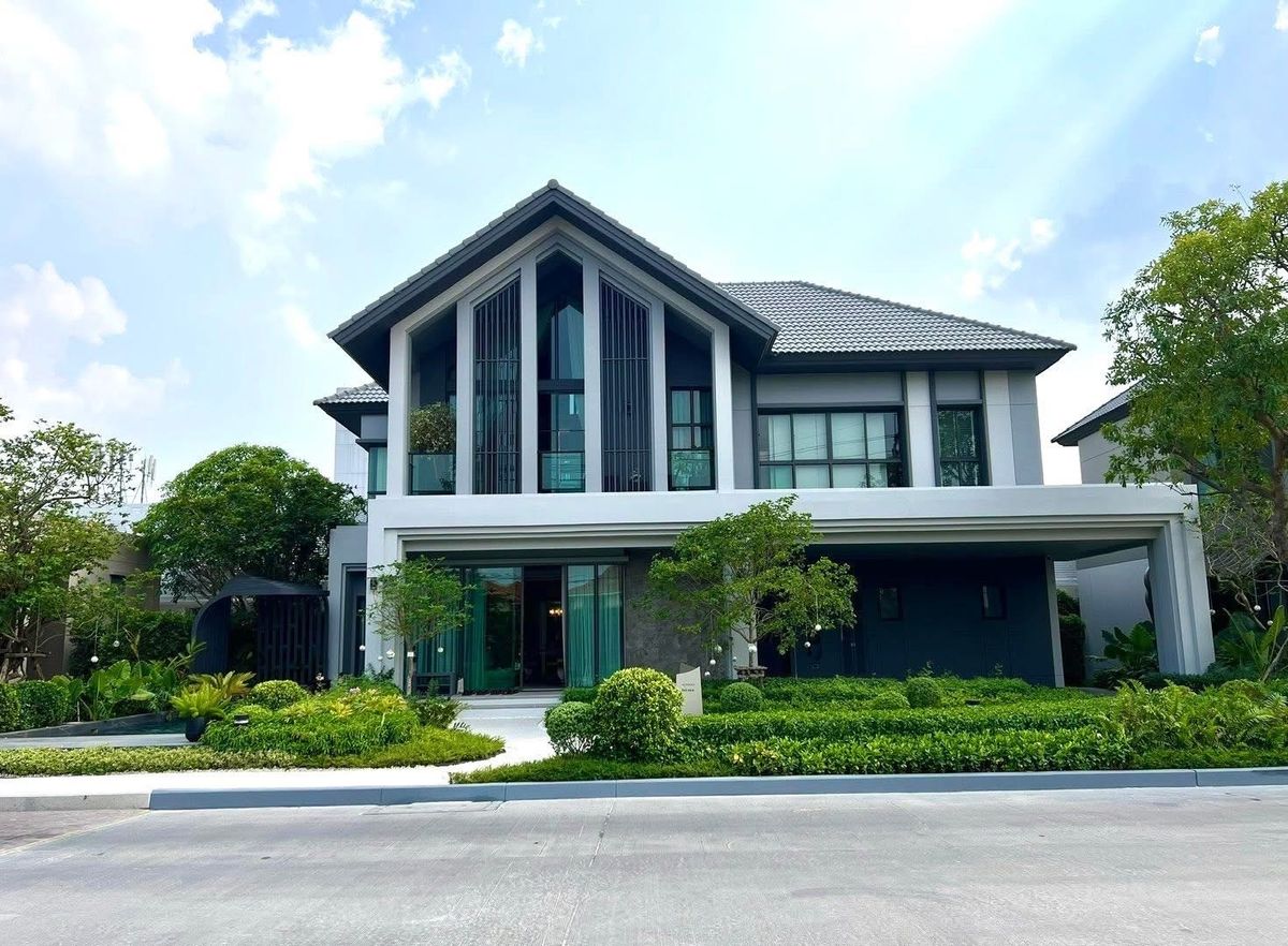 ขายบ้านบางนา แบริ่ง ลาซาล : ขายบ้านหรู บ้านเดี่ยวสไตล์หรู 
ติดถนนบางนา-ตราด ใกล้เมกาบางนา 
