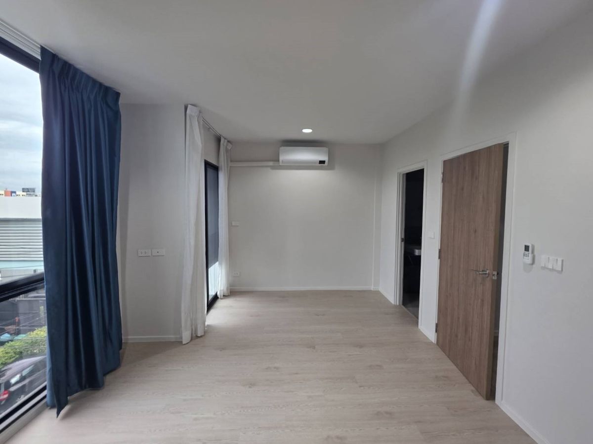 For RentTownhomeVipawadee, Don Mueang, Lak Si : Rent a New Connex House, Don Mueang, near Sears Rangsit, only 7 minutes.