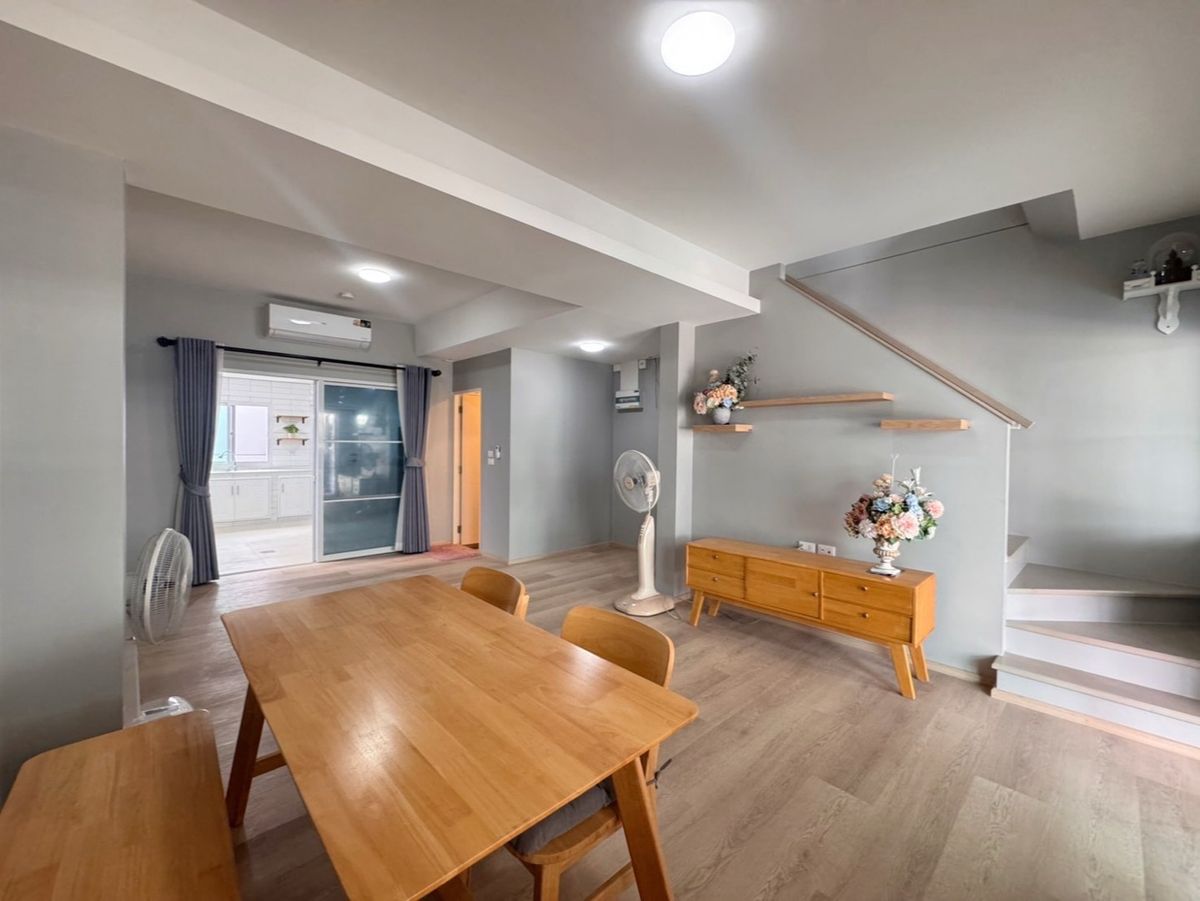 ให้เช่าทาวน์โฮมบางนา แบริ่ง ลาซาล : 💥ForRent💥Indy Bangna Ramkhamhang2 🏡 Near Mega Bangna‼️Fully Furnished ✨Large Kitchen 🥘 Ready to move in ✨