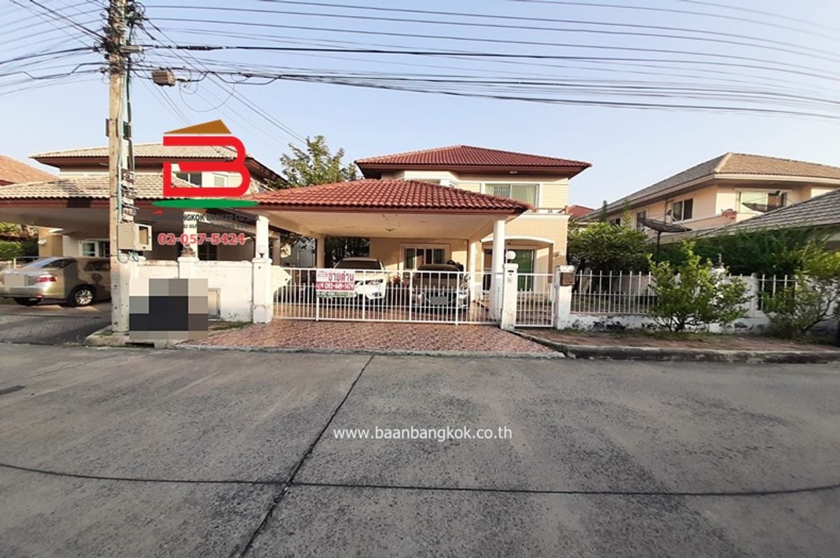ขายบ้านเกษตรศาสตร์ รัชโยธิน :  บ้านเดี่ยว หมู่บ้าน ชวนชื่น วัชรพล (ซอยรามอินทรา 65 แยก 8) เนื้อที่ 60.8 ตรว. ใกล้แฟชั่นไอส์แลนด์ ถนนรามอินทรา แขวงท่าแร้ง เขตบางเขน จ.กรุงเทพฯ