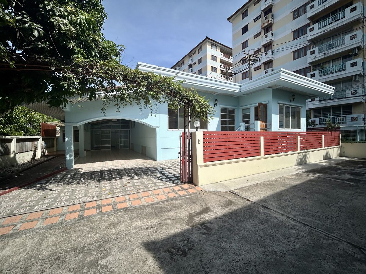 ขายบ้านบางนา แบริ่ง ลาซาล : [FOR SALE] บ้านเดี่ยว 86 ตร.ว. ทำเลดีใกล้ BTS บางนา 