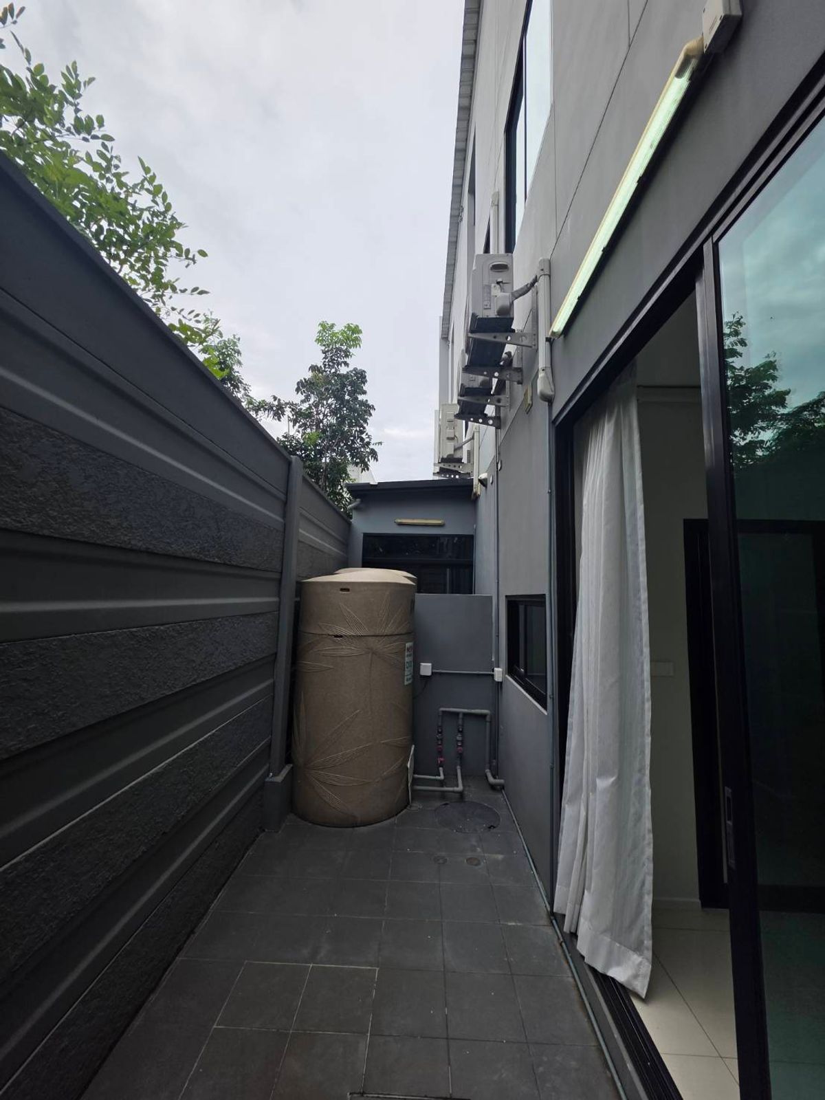 For RentTownhomeVipawadee, Don Mueang, Lak Si : Rent a New Connex House, Don Mueang, near Sears Rangsit, only 7 minutes.