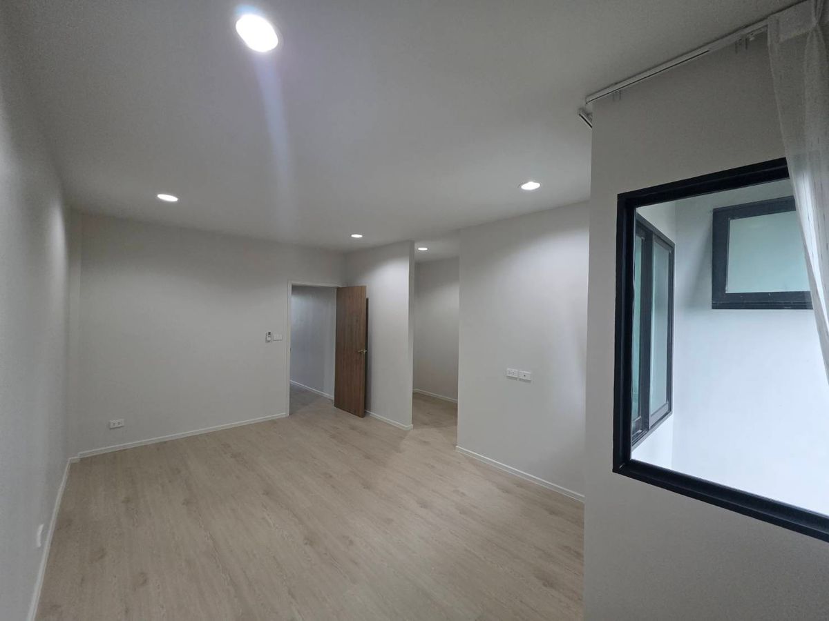 For RentTownhomeVipawadee, Don Mueang, Lak Si : Rent a New Connex House, Don Mueang, near Sears Rangsit, only 7 minutes.