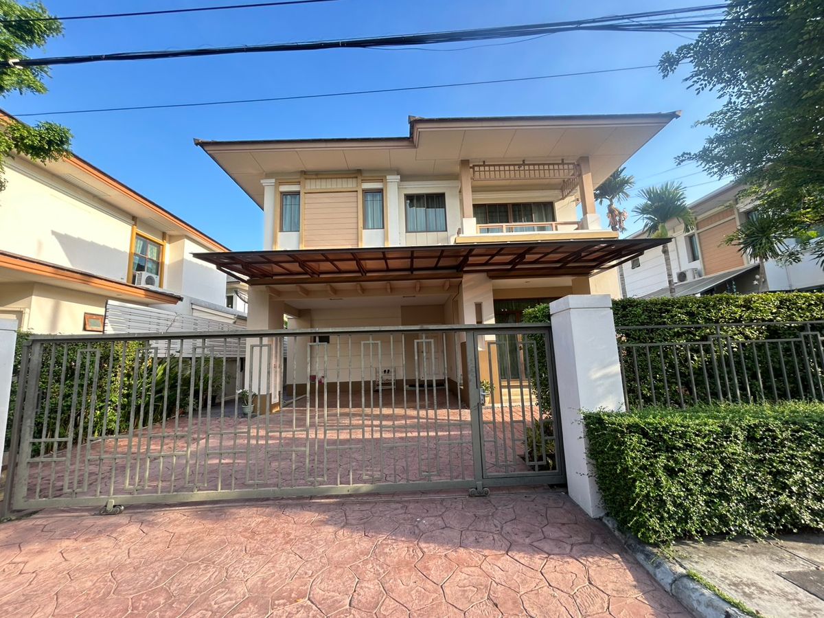 For RentHouseBangna, Bearing, Lasalle : 2 storey detached house for rent Setthasiri Project Bangna-Ring Furniture air There are 3 bedrooms, 3 bathrooms. Rental price 45,000 baht per month