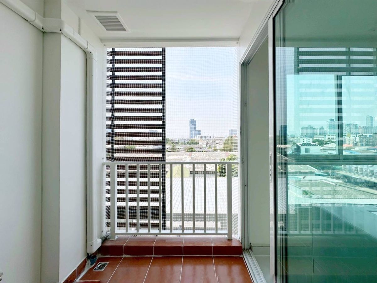 For SaleCondoOnnut, Udomsuk : Who says that Sukhumvit must be expensive? Come to see this room first and will know that “Good price is cute“ still exists! With the project ✨️regent Home 13 Sukhumvit 93 (Regent Home 13 Sukhumvit 93) ✨️ Located in the alley