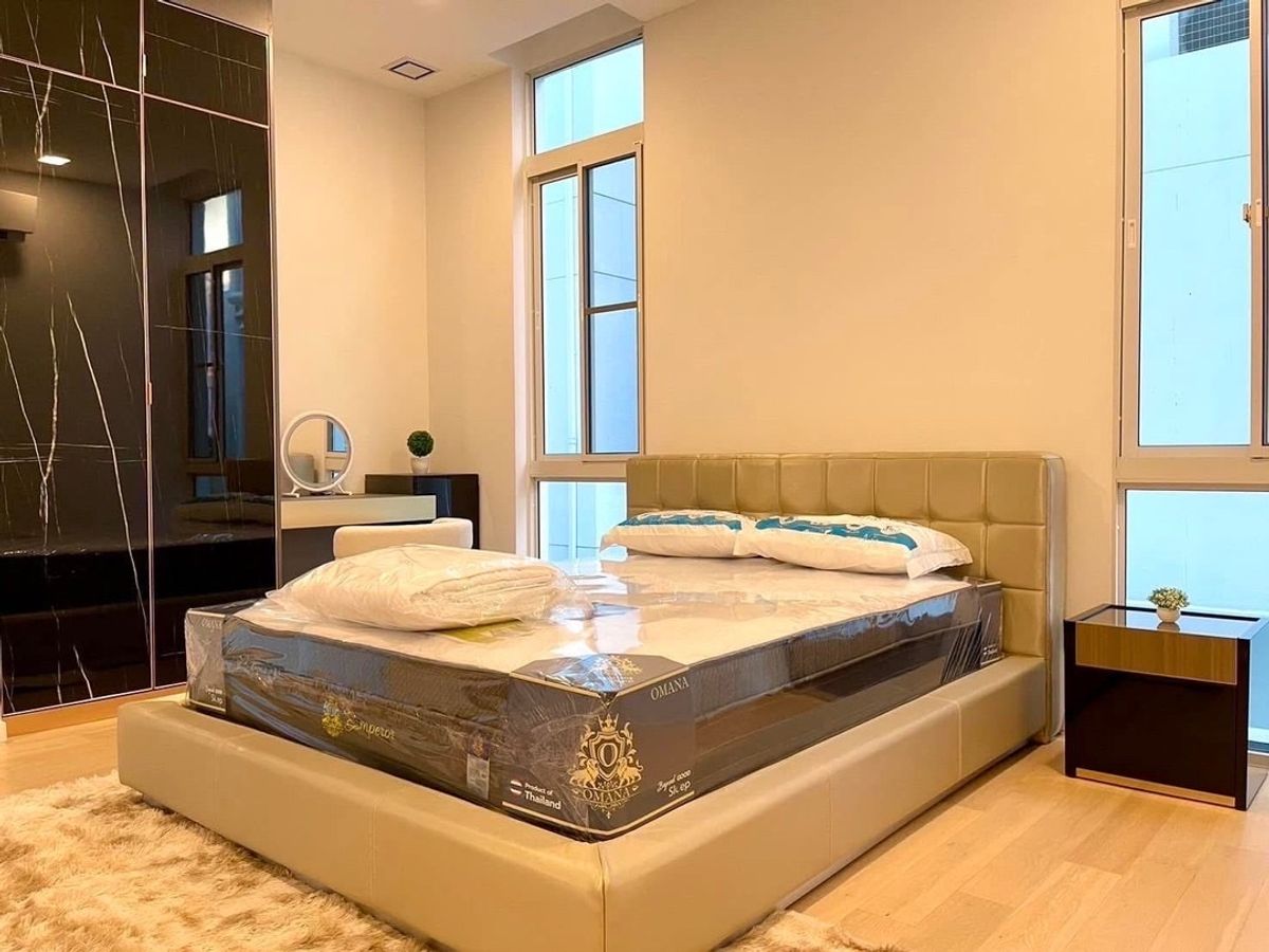 ขายบ้านเลียบทางด่วนรามอินทรา : บ้านเดี่ยว 3 ชั้น ระดับลักชัวรี่ พร้อมลิฟต์ส่วนตัว โครงการ VIVE เอกมัย–รามอินทรา ใกล้ทางด่วน