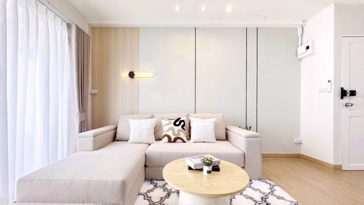 For SaleCondoOnnut, Udomsuk : ✨️ live in a condo but like being at home! 2 bedrooms with a good furniture in Soi Onnuch 46, good location, convenient to travel with the project 🏡 Ban Suan Sukhumvit (𝐁𝐚𝐚𝐧 𝐒𝐮𝐚𝐧 𝐒𝐮𝐤𝐡𝐮𝐦𝐯𝐢𝐭) 🌳