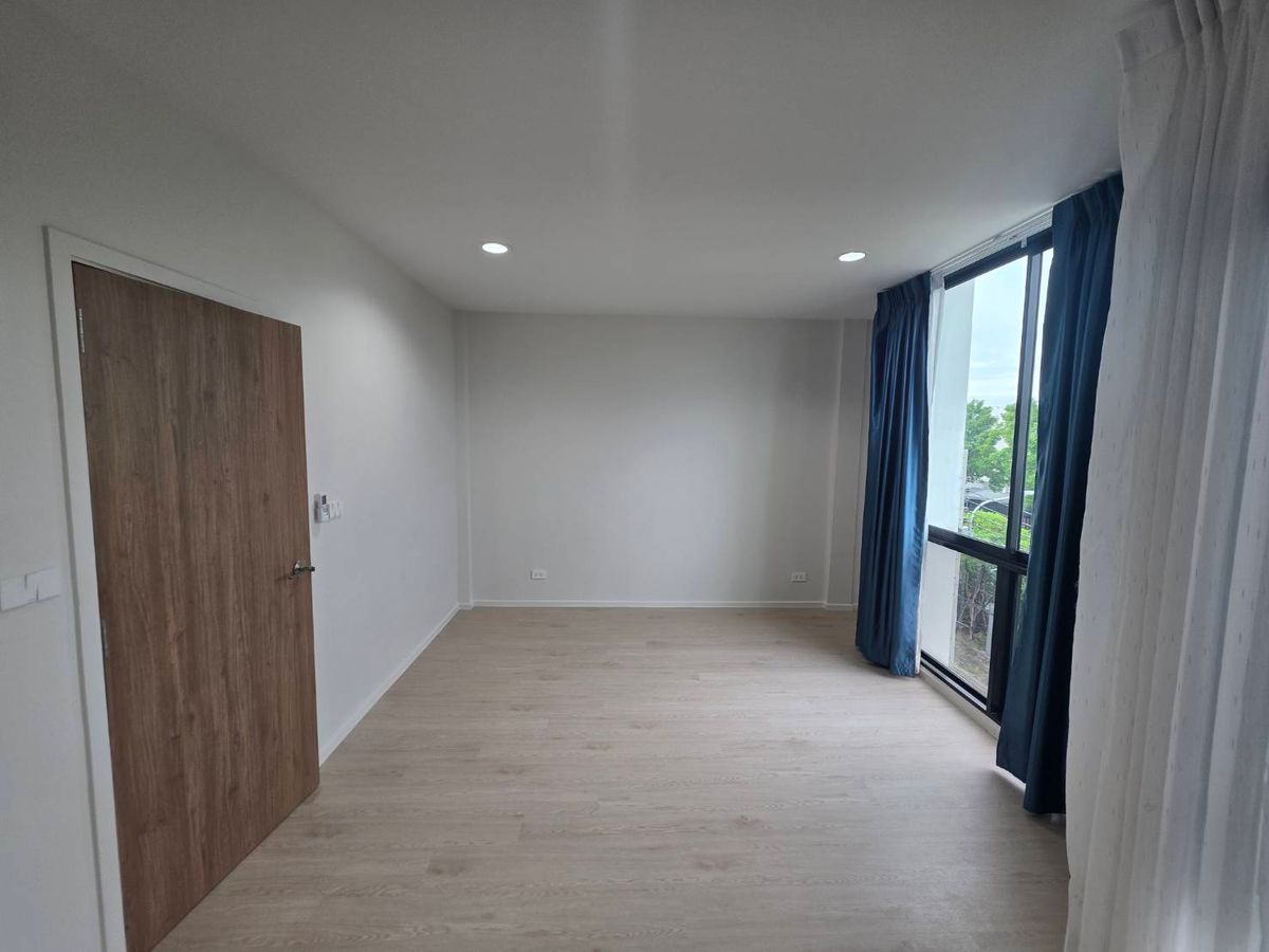 For RentTownhomeVipawadee, Don Mueang, Lak Si : Rent a New Connex House, Don Mueang, near Sears Rangsit, only 7 minutes.