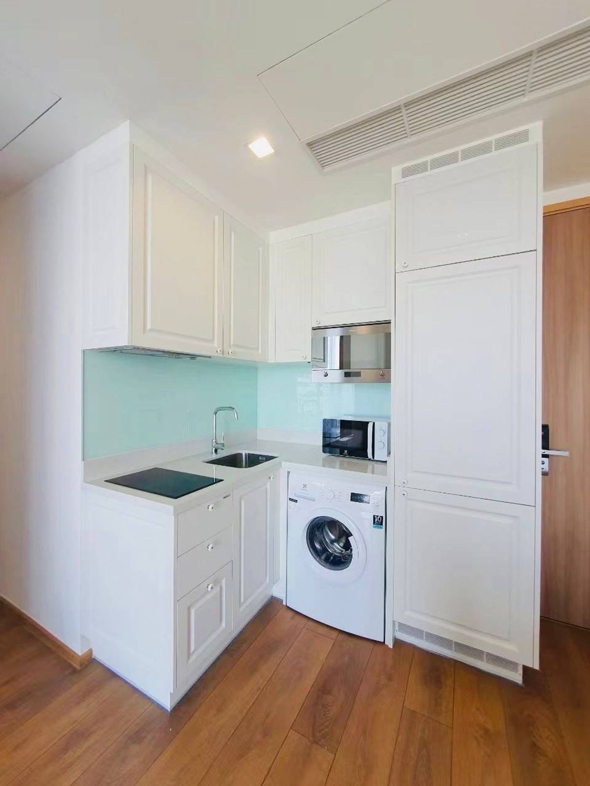 ให้เช่าคอนโดสุขุมวิท อโศก ทองหล่อ : For rent condo 2bedroom 0886382235