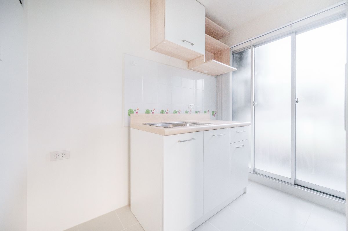 For SaleCondoLadkrabang, Suwannaphum Airport : D-Condo Project On Nut-Rama 9 installments start 7,000 baht. The room is beautiful.