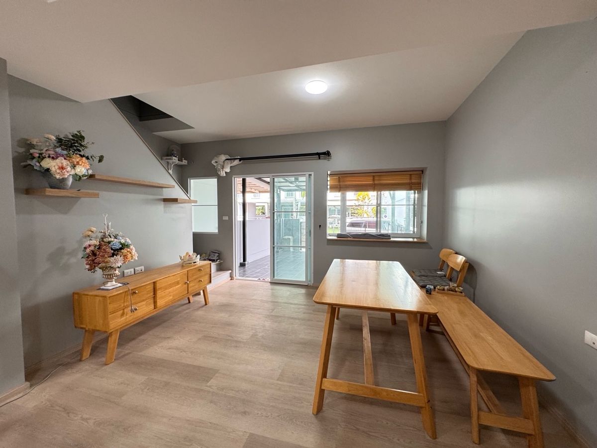 For RentTownhomeBangna, Bearing, Lasalle : 💥ForRent💥Indy Bangna Ramkhamhang2 🏡 Near Mega Bangna‼️Big Kitchen 🥘 Ready to move in ✨