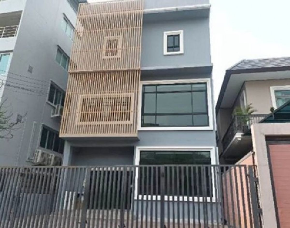 ให้เช่าโฮมออฟฟิศอ่อนนุช อุดมสุข : โทร. 081-632-0632 ให้เช่าHome Office 3 ชั้น ซอยปรีดีพนมยงค์ 14 สุขุมวิท 71 / อาคารมีลิฟท์โดยสาร /  จอดรถ 2-3 คัน / แอร์ 5 เครื่อง / เหมาะเป็นสำนักงาน จดบริษัทได้