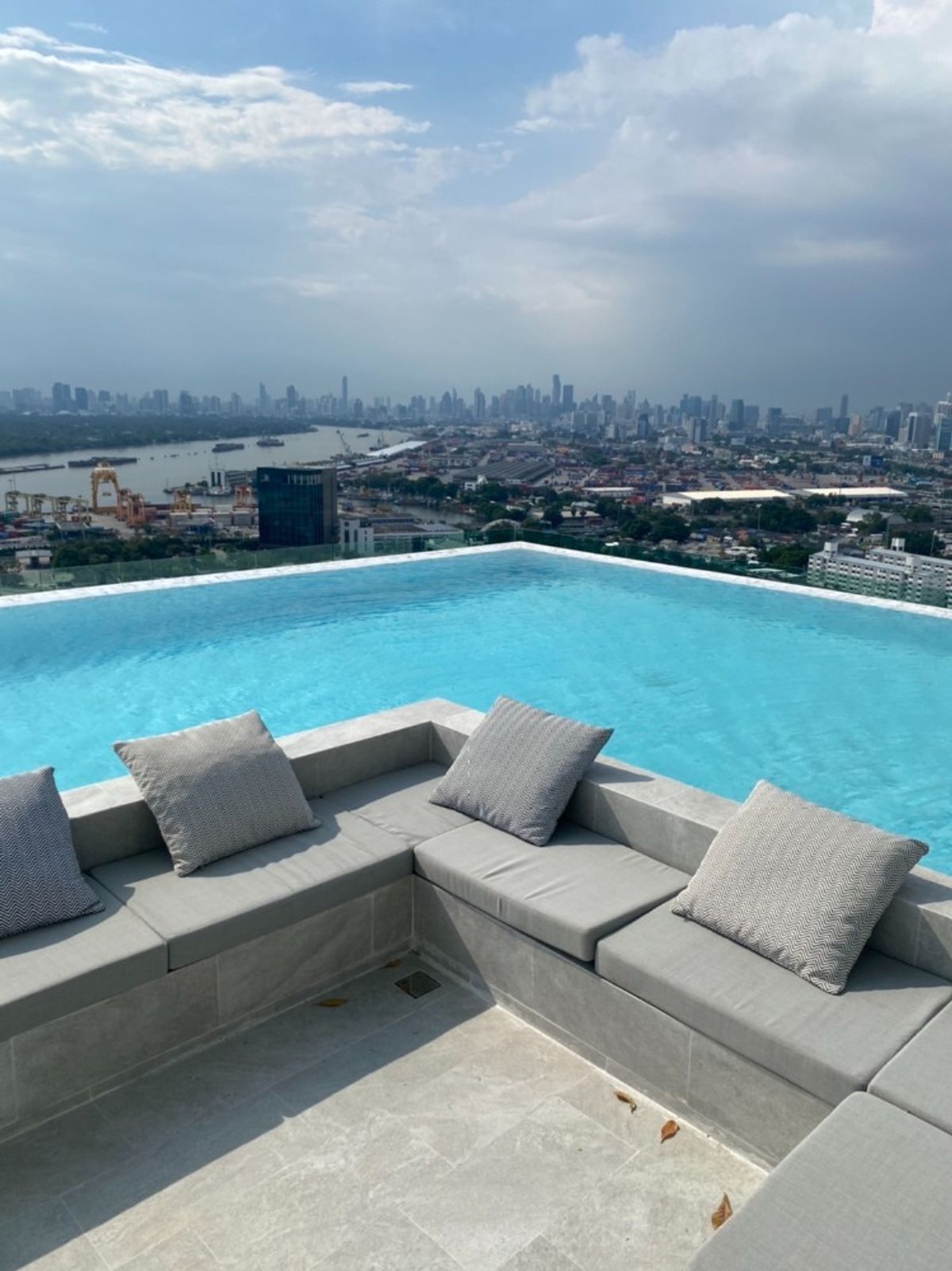 For RentCondoOnnut, Udomsuk : Rent! Condo decorated with Modiz Sukhumvit 50 views near the expressway & bts Onnut