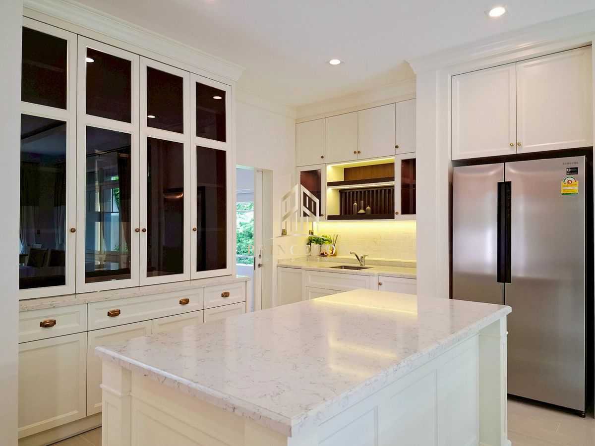 For RentHouseBangna, Bearing, Lasalle : Luxury House For Rent Nantawan Bangna KM.7 📞092-4252445