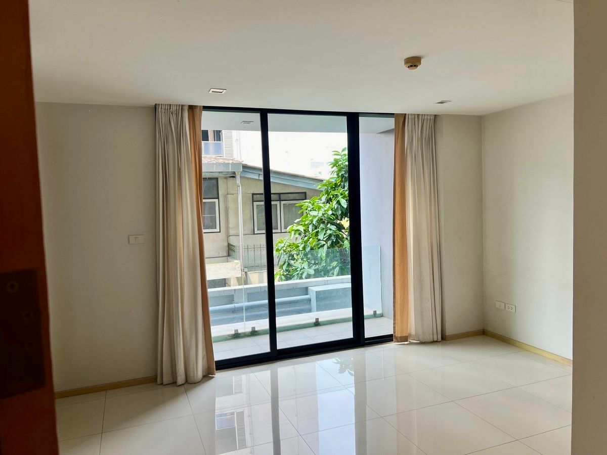 For RentCondoWitthayu, Chidlom, Langsuan, Ploenchit : For Rent: Socio Ruamrudee Condo | Prime Location in Central Bangkok Quiet, private, and perfect for both personal living and home office use!