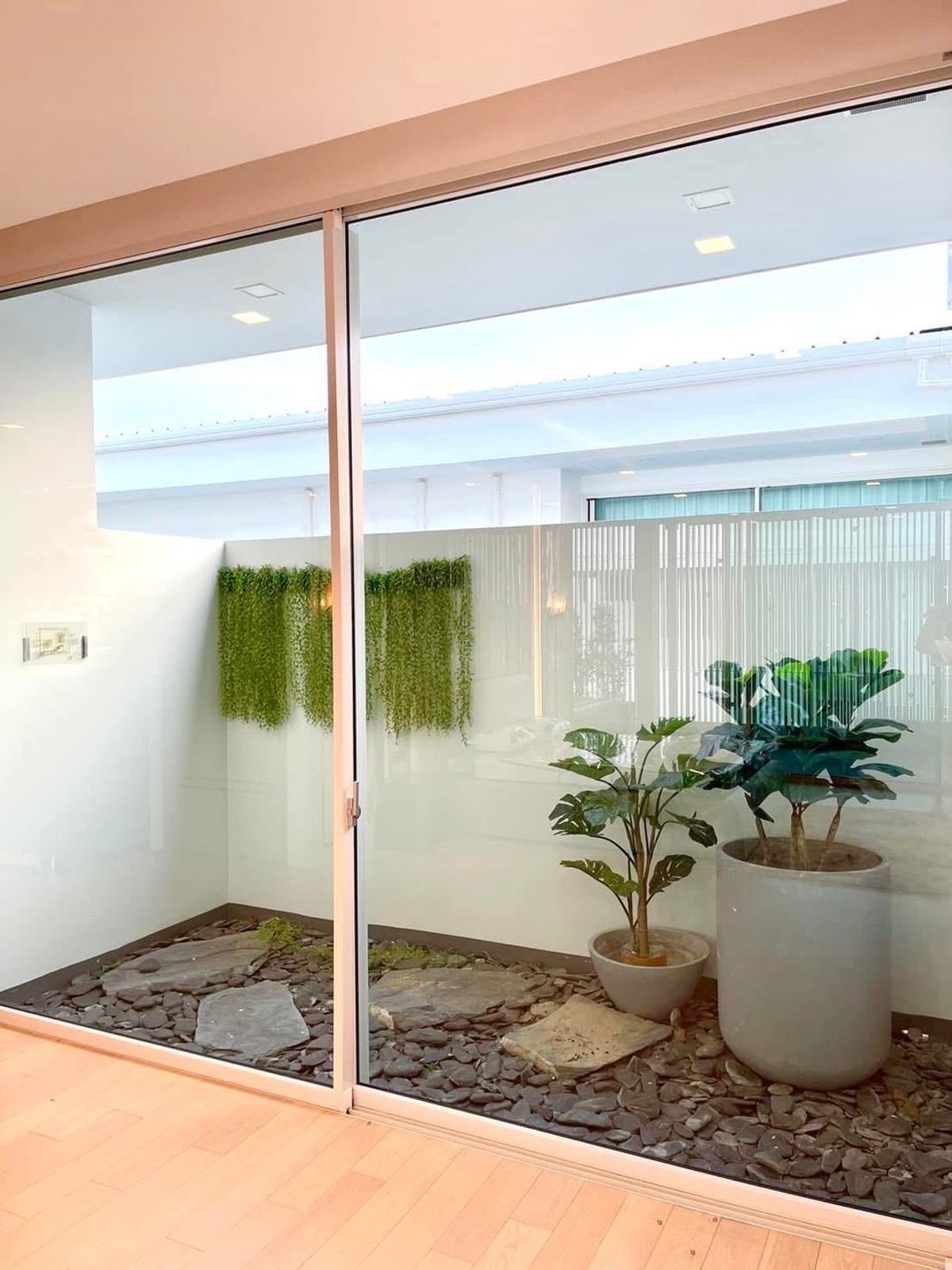 ขายบ้านเลียบทางด่วนรามอินทรา : บ้านเดี่ยว 3 ชั้น ระดับลักชัวรี่ พร้อมลิฟต์ส่วนตัว โครงการ VIVE เอกมัย–รามอินทรา ใกล้ทางด่วน