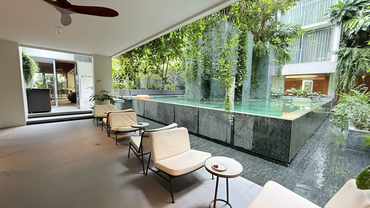 For RentCondoSukhumvit, Asoke, Thonglor : Hurry! [Pet friendly, Ready to move in 6 June 2025] Scope Promsri Sukhumvit 49, 1 bed 1 bath 34 Sqm. 7th floor.  Front road view