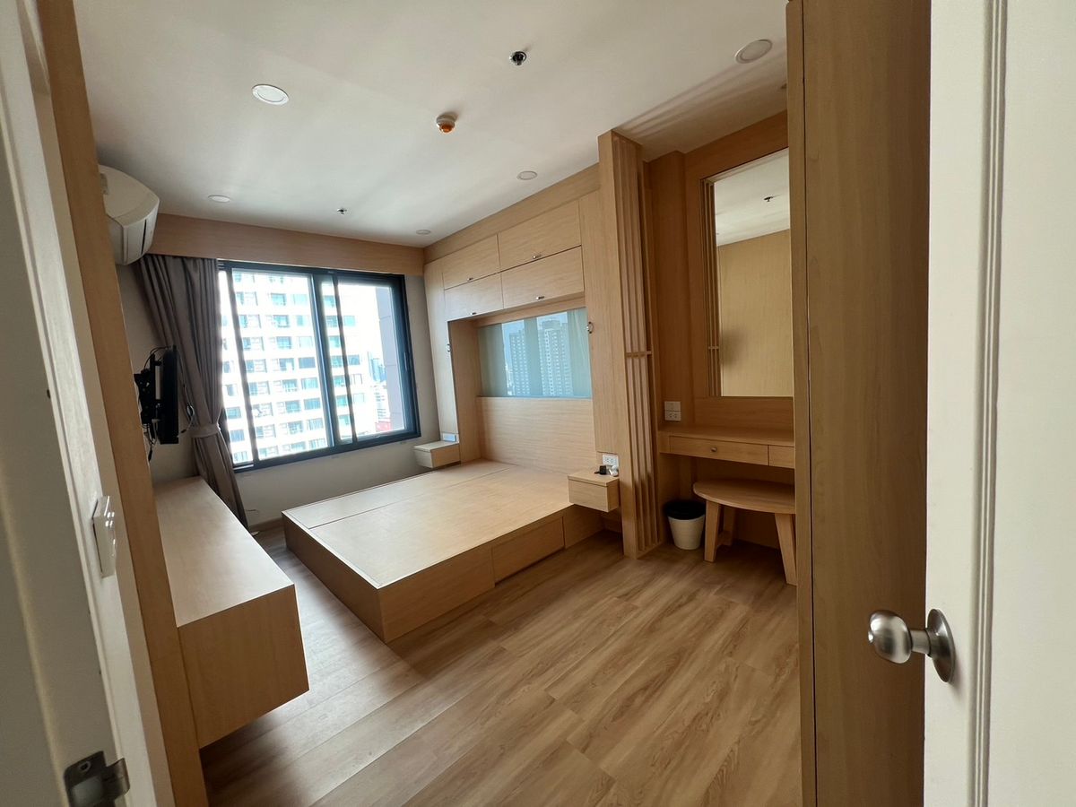 ให้เช่าคอนโดพระราม 9 เพชรบุรีตัดใหม่ RCA : VILLA ASOKE (Available ✅) Just 25,000 bath / Size 52 sq.m. / 1B1B - by Loft