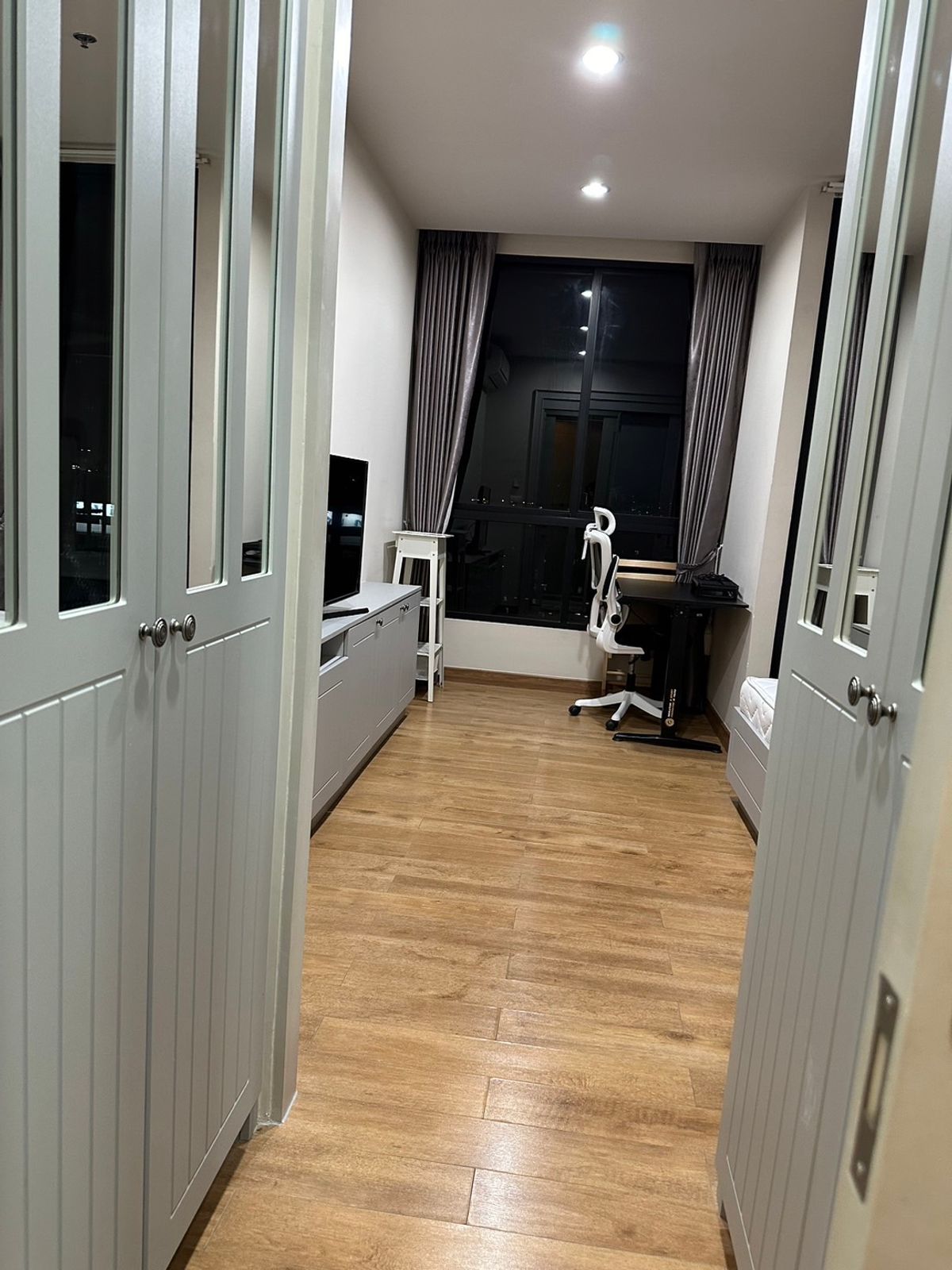 For SaleCondoSapankwai,Jatujak : BTS BTS BTS, walking to 10 meters to the waiting room, good condition in the middle, can actually be used, peaceful, very good price! Never rented Im not very high, dont miss it!