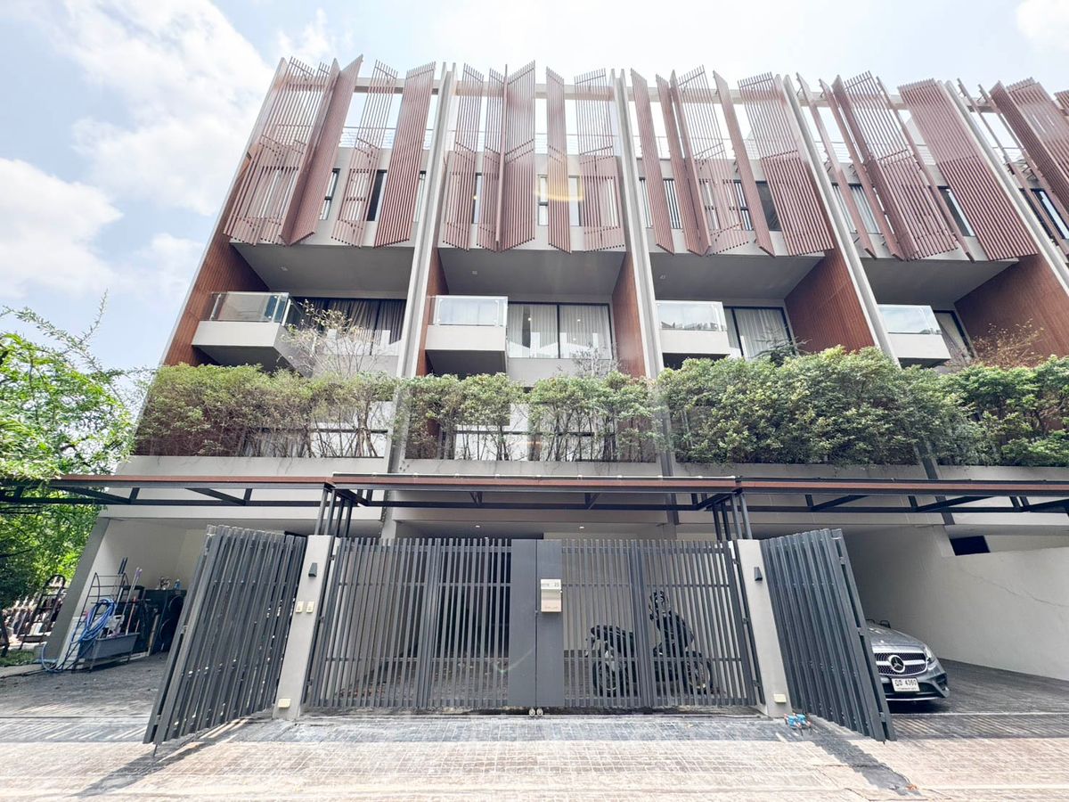 ให้เช่าโฮมออฟฟิศบางนา แบริ่ง ลาซาล : ให้เช่า The Park Lane Sukhumvit – Bearing (เดอะ พาร์คเลน สุขุมวิท – แบริ่ง)[E258]