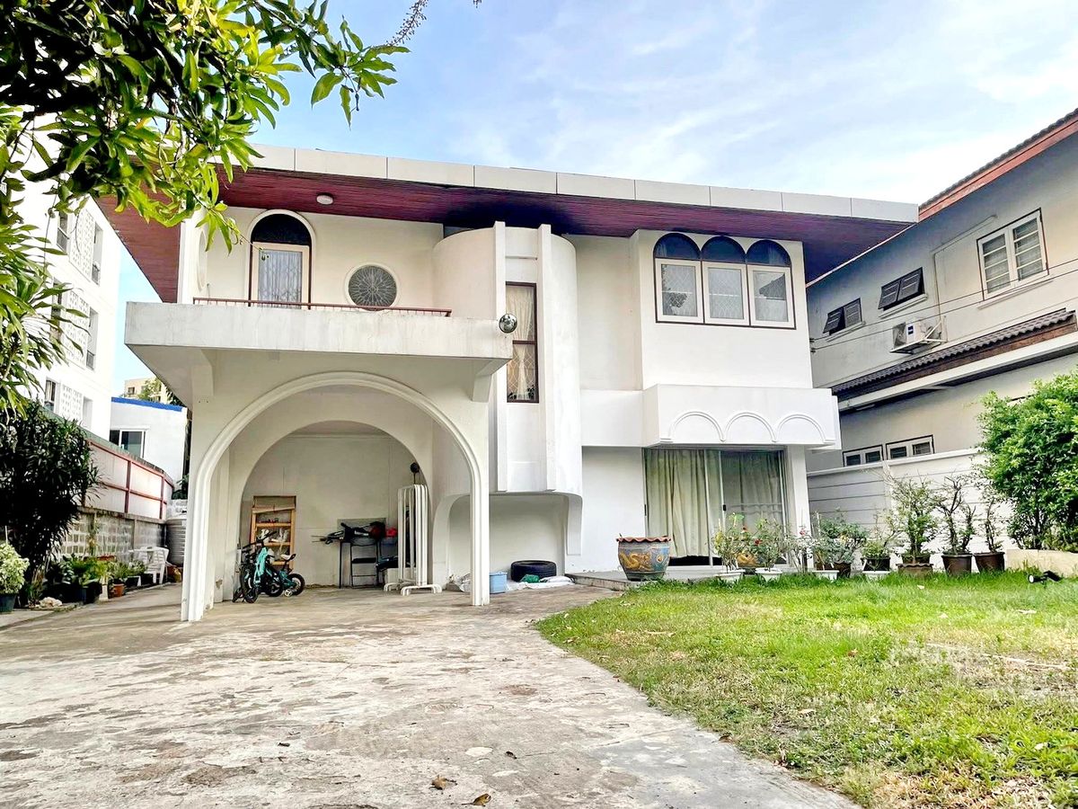 For RentHouseRatchadapisek, Huaikwang, Suttisan : HK0492♛ 3 bedrooms for rent ⚝ Ratchada-Sutthisan ♜MRT Sutthisan (700 m) ∞099-5919653,065-9423251▚Line@surresidence