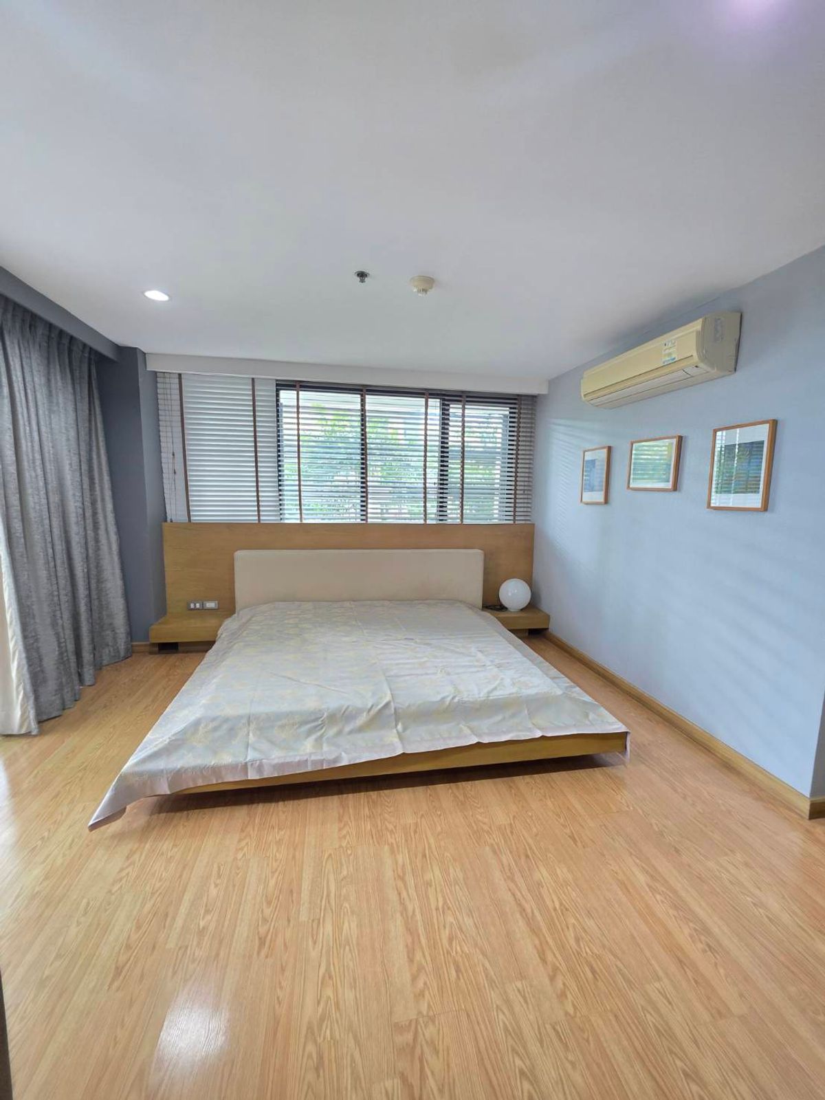 For RentCondoSukhumvit, Asoke, Thonglor : From BTS Thonglor Station, approximately 400 meters.