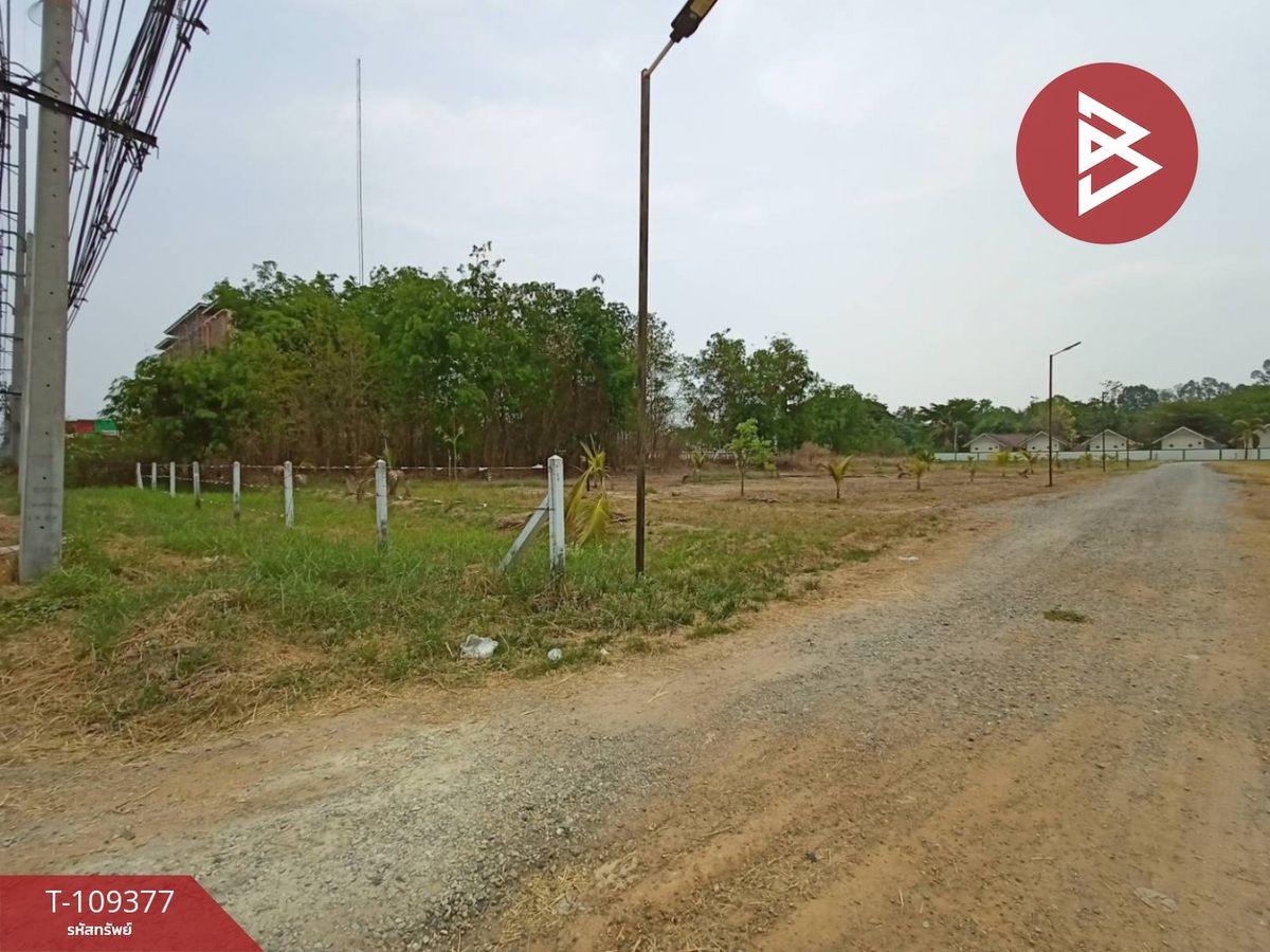 For SaleLandNakhon Sawan : Land for sale in an area of ​​1 rai 3 ngan 27.1 sq.wah Lat Yao Nakhon Sawan