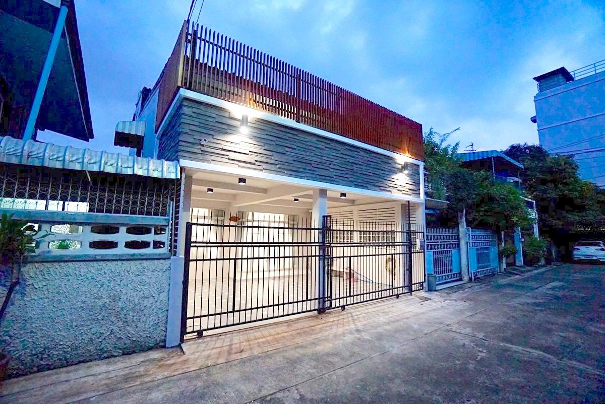 For RentTownhomeRama9, Petchburi, RCA : 📢 3-story townhouse for rent in the center of Ratchadaphisek Soi 3, near MRT Rama 9, Furniture Furniture 📢 S2501-412
