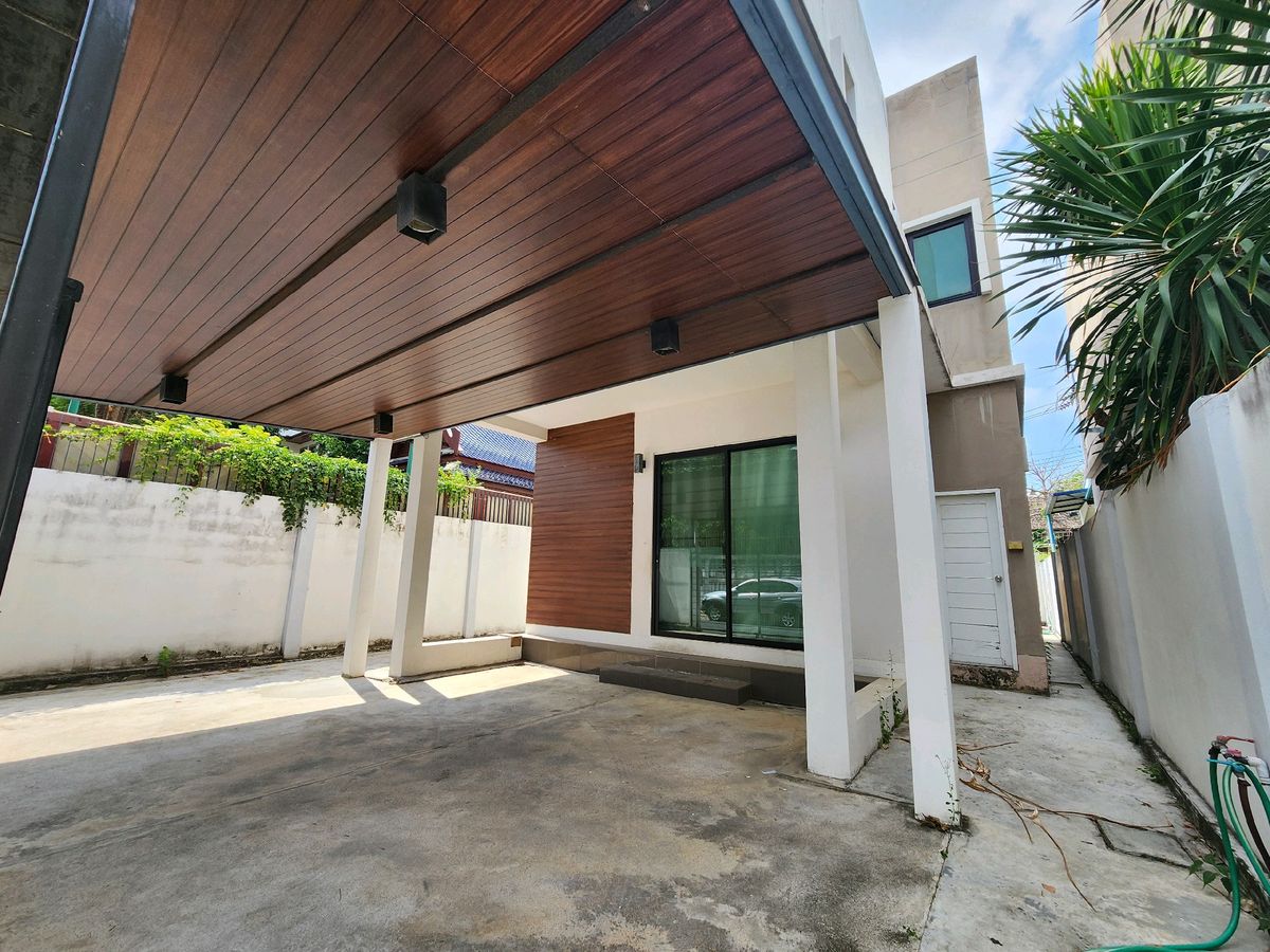 บ้านโชคชัย4 ลาดพร้าว71 : ขาย/เช่าบ้านเดี่ยว 2 ชั้นสตรีวิทยา 2 สงบ บรรยากาศดี 