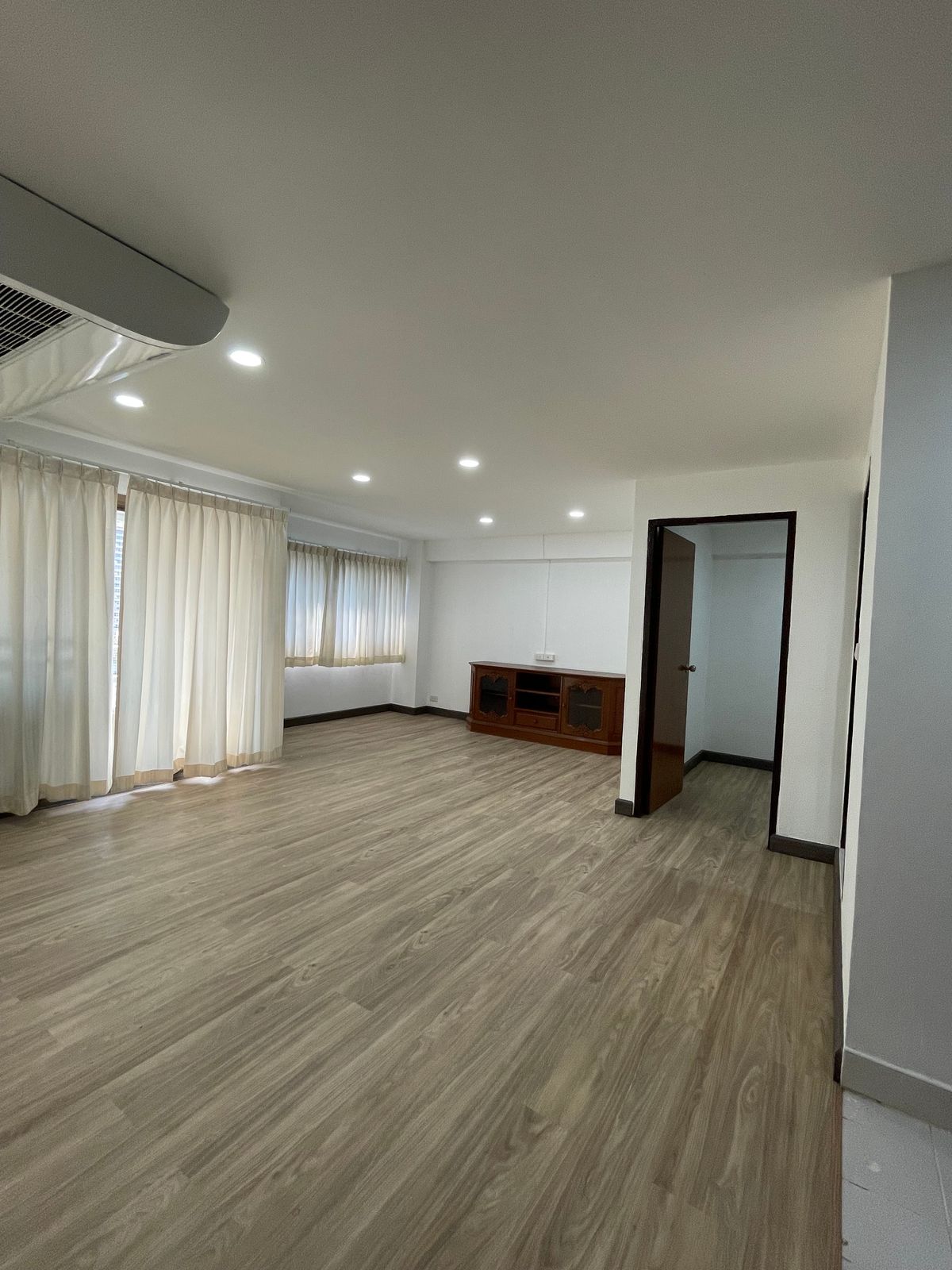 ขายคอนโดสุขุมวิท อโศก ทองหล่อ : 3bedroom thonglor 8.5 m