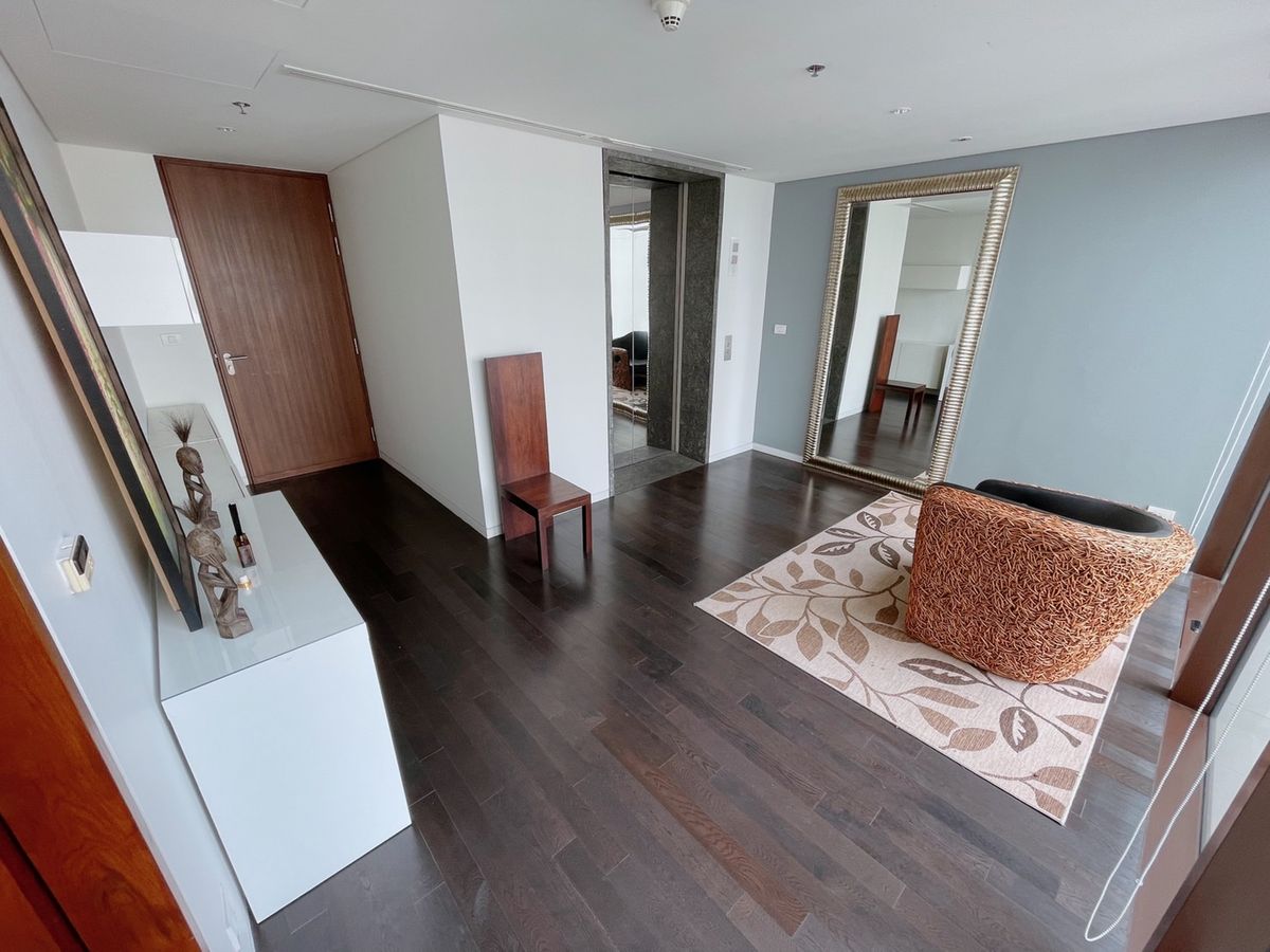 ให้เช่าคอนโดวิทยุ ชิดลม หลังสวน : (C20385) 2 bedrooms for rent at Hansar Residence, Bangkok