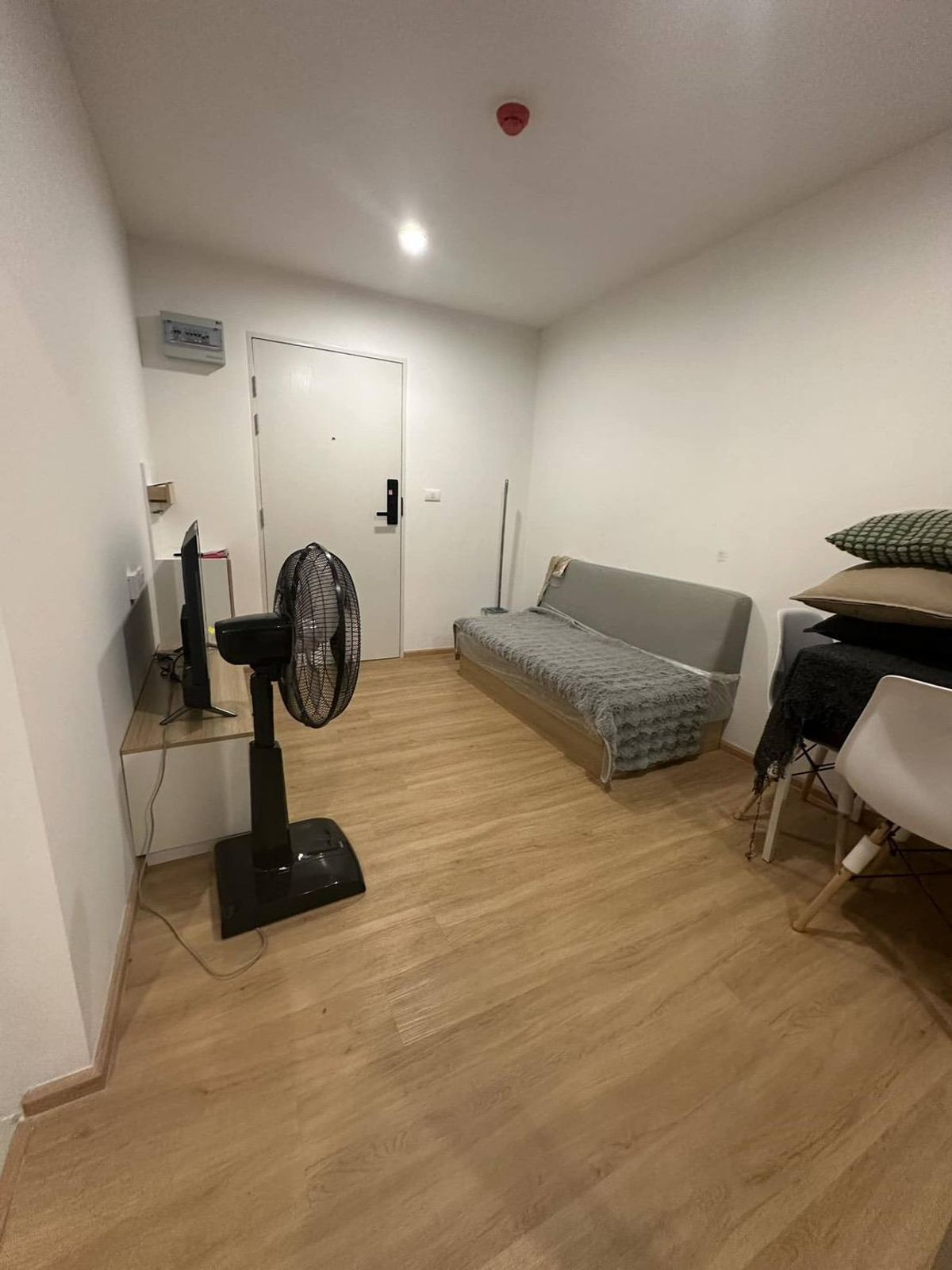 For RentCondoLadkrabang, Suwannaphum Airport : *** Free rooms ready to move in *** Line 090-553-9963 Sena Kit Chalong Krung-Lat Krabang 26 sqm.