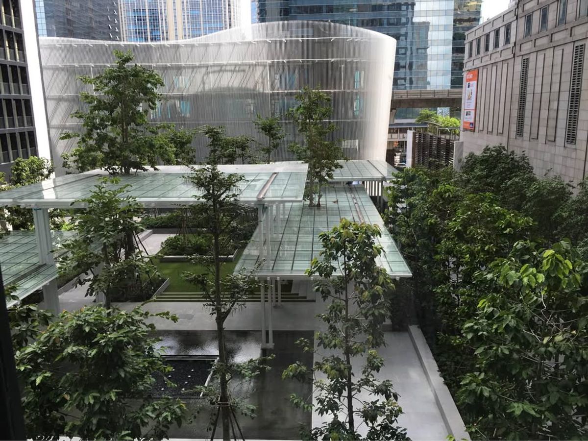 For RentCondoWitthayu, Chidlom, Langsuan, Ploenchit : Condo for Rent One Bedroom Big Size Next to BTS Ploenchit. Contact Agent Aey Tel./line: 093-939-7861