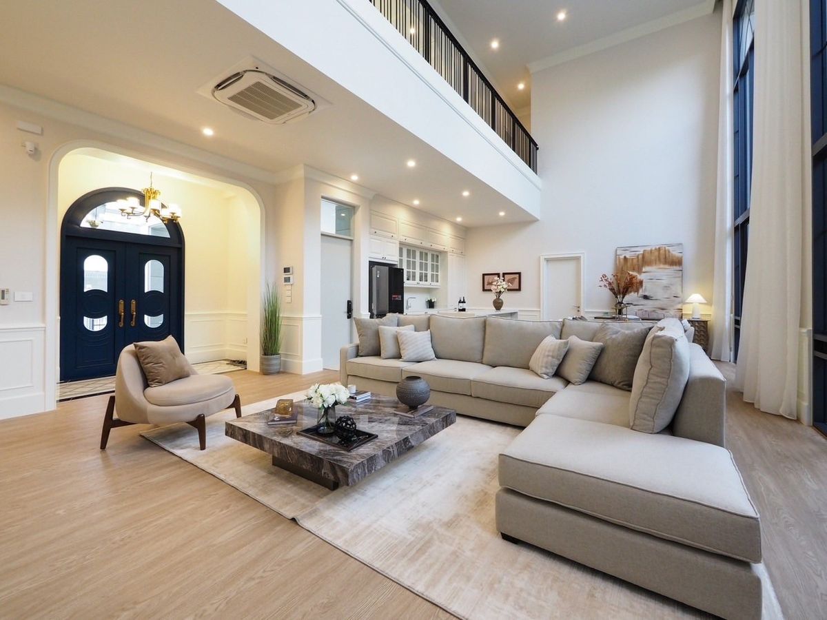 HousePattanakan, Srinakarin : 💎✨ Luxury mansion, Narasiri, Krungthep Kreetha! 4 bedrooms, 5 spacious areas With 8 parking spaces! 🌳 Suitable for large families and foreigners