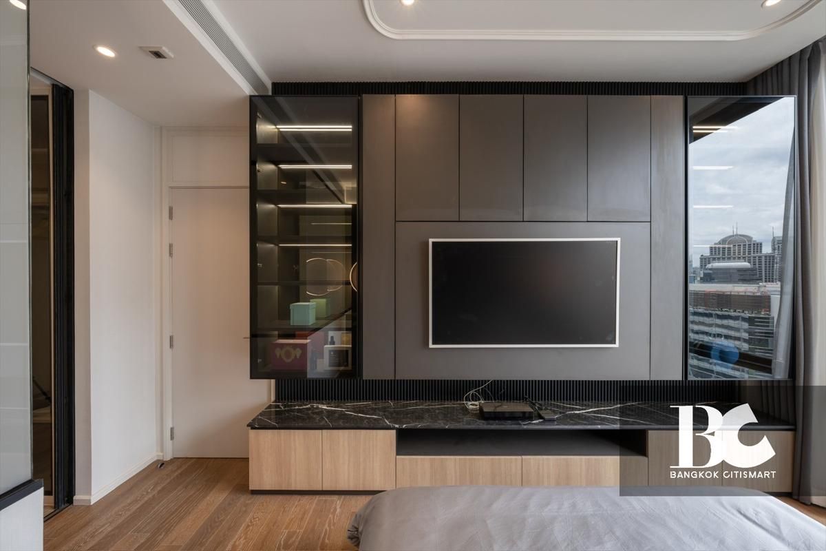 For SaleCondoWitthayu, Chidlom, Langsuan, Ploenchit : 🔥 Condo for sale, Muniq Langsuan, a condo near the center of leading department stores and hotels near BTS Chidlom BTS Ploenchit, MRT Lumpini, near Central Embassy Central, Chidlom, 56 SQ.M. Size 1 Bedroom, 1st floor, StampP28779 / 098699