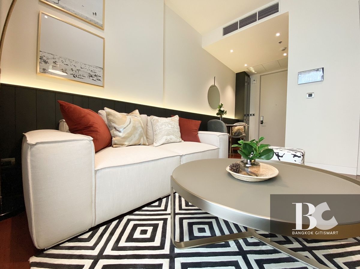 For SaleCondoSukhumvit, Asoke, Thonglor : 🔥 Condo for sale, Khun By Yoo, near BTS Thonglor BTS Phrom Phong BTS Ekkamai, the best condo in the heart of Thonglor Including the surrounding with many facilities, rooms, floor 12, room size 48.75 sq.M. 1 bedroom, 1 bathroom, decorated with Line: stampp