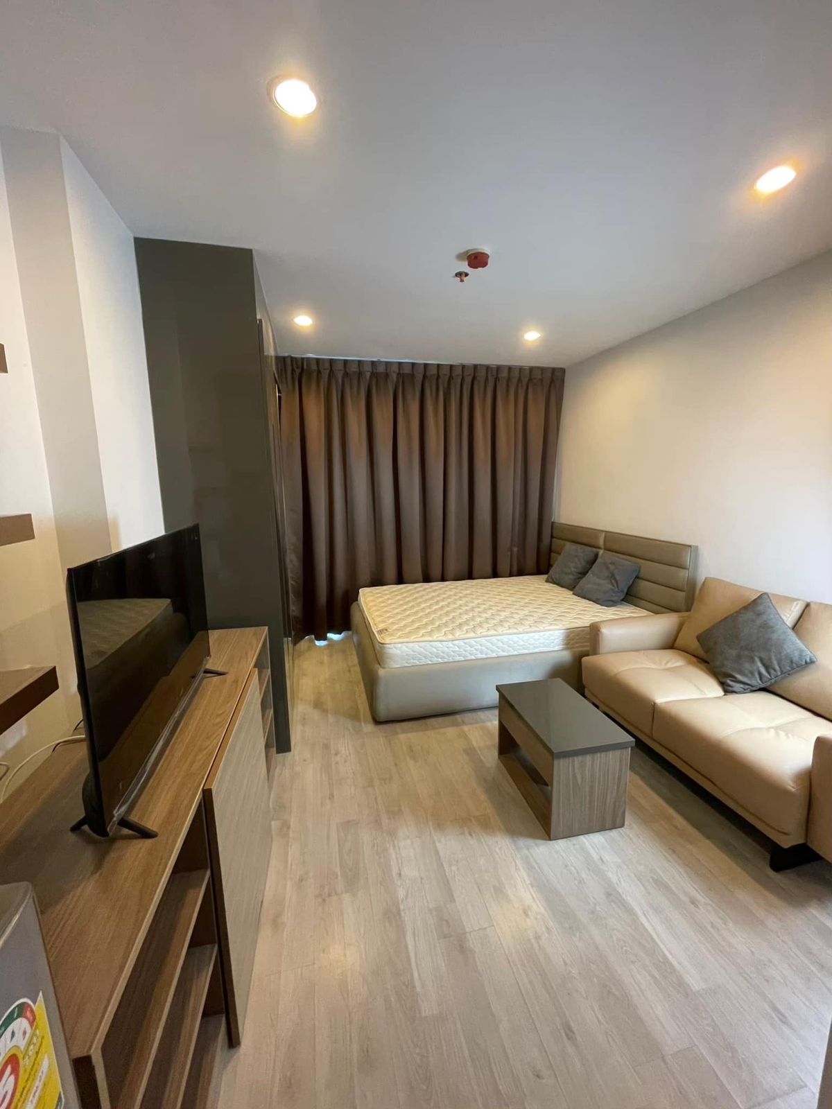 ให้เช่าคอนโดปิ่นเกล้า จรัญสนิทวงศ์ : 🌈FOR RENT>> 🎉I Deo Mobi Charan Interchange>> ห้อง studio ขนาด 21.5 ตรม.  ชั้น 11 ทิศตะวันตก ✅ ห้องกว้าง อยู่สบาย ตกแต่งเฟอร์นิเจอร์ พร้อมเครื่องใช้ไฟฟ้าครบ #LV-MO1675