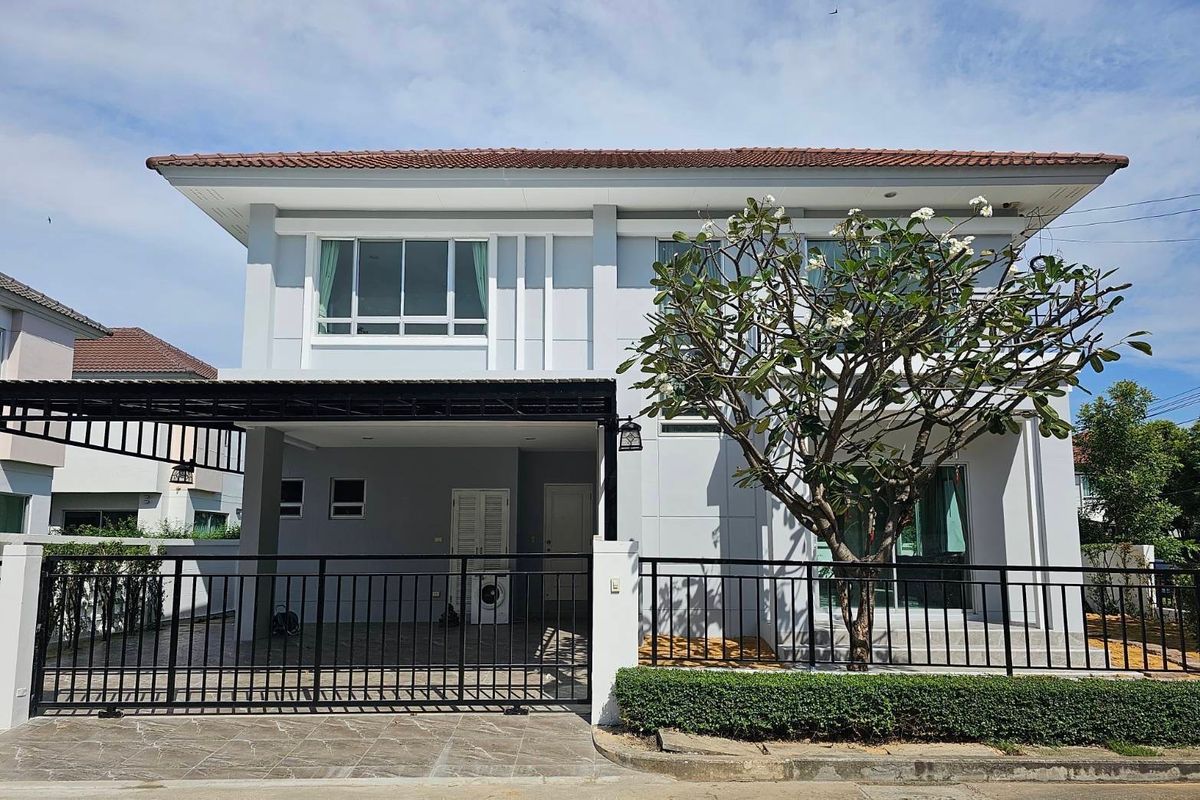 For RentHouseNawamin, Ramindra : ✨ 2 -story detached house for rent ✨ U -corner ✨ Life Bangkok Boulevard Project