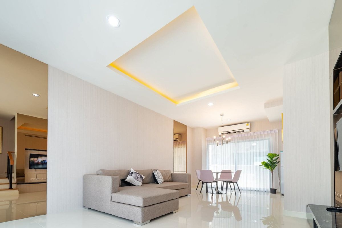 ให้เช่าทาวน์โฮมเสรีไทย-นิด้า : ให้เช่าบ้านทาวน์โฮม 3 ชั้น ลาดพร้าว-เสรีไทย