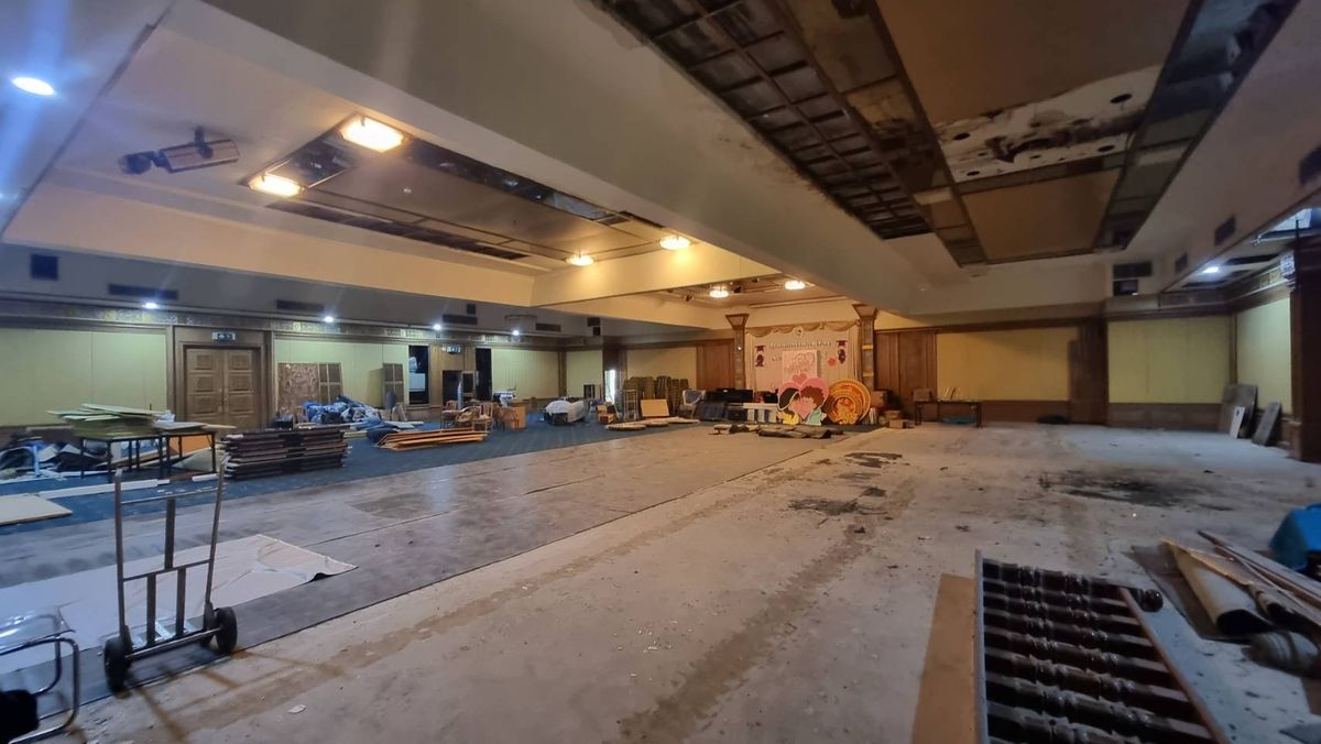 For RentRetail SpaceSukhumvit, Asoke, Thonglor : BTS Phrom Phong for rent in the hotel of 500 sq.m., accepting all businesses such as Cafe Restaurant, beauty, school, spa shop  