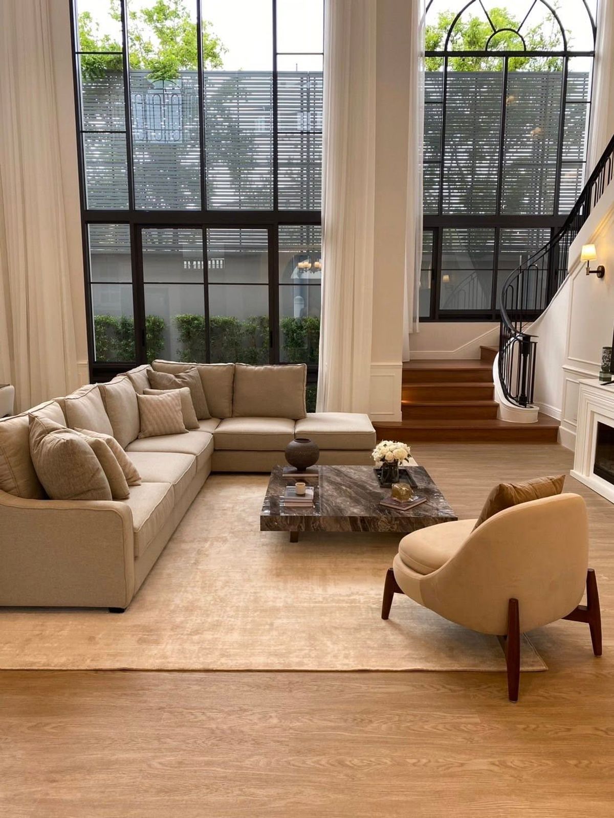 HousePattanakan, Srinakarin : 💎✨ Luxury mansion, Narasiri, Krungthep Kreetha! 4 bedrooms, 5 spacious areas With 8 parking spaces! 🌳 Suitable for large families and foreigners