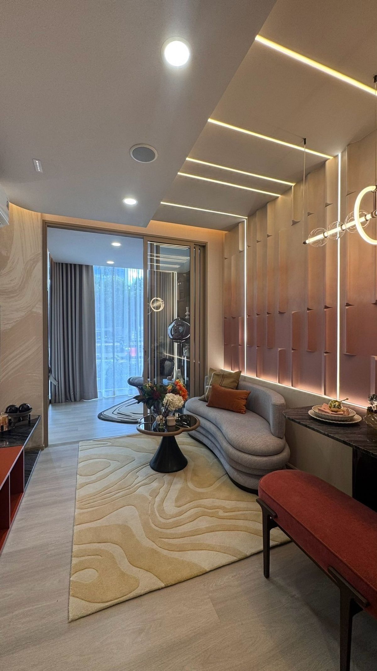 ขายคอนโดสาทร นราธิวาส : คอนโด Low-rise ราคาดี ย่านสาทร-นาราธิวาส 2 นอน ใกล้ BRT/BTS และ รร นานาชาติ 081-245-7349