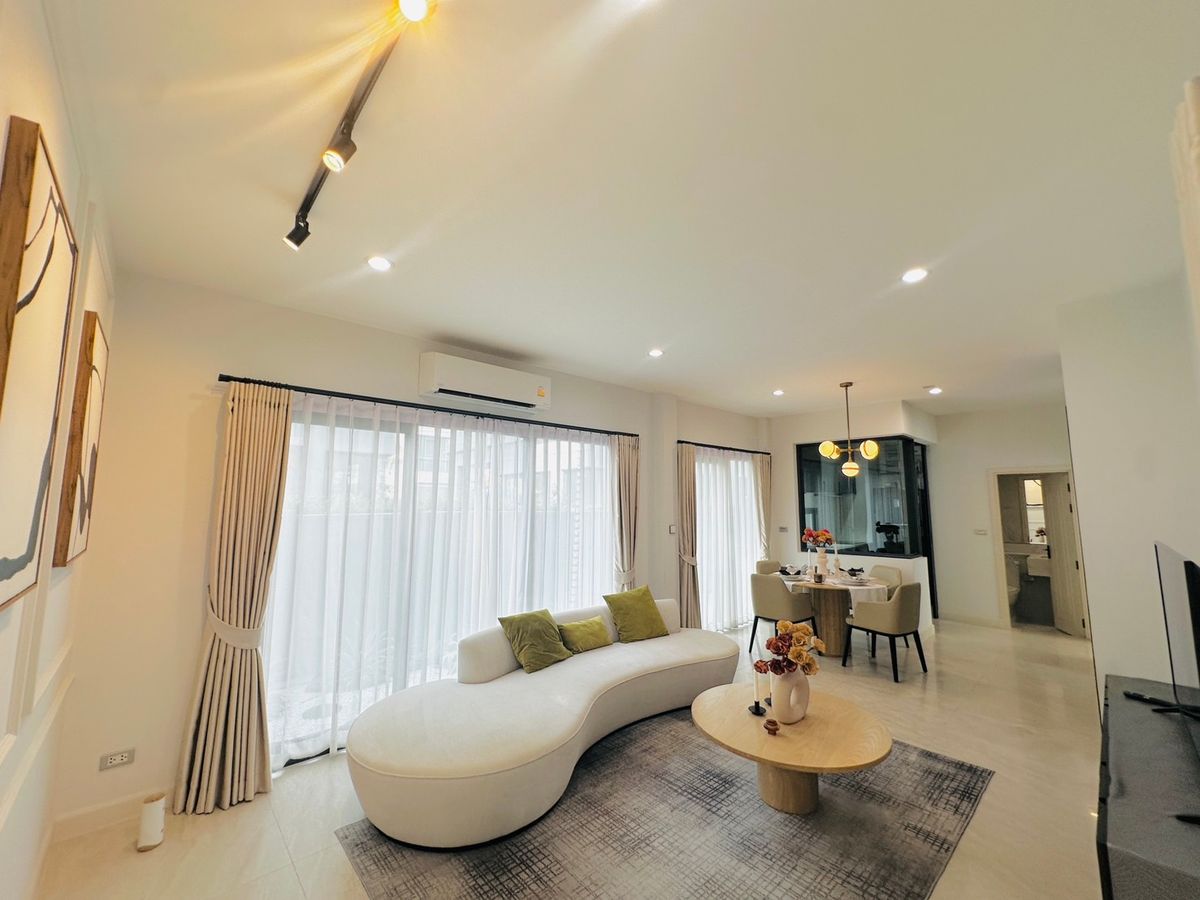 For RentHouseSukhumvit, Asoke, Thonglor : 🏡 House for Rent: Baan Klang Muang Classe Sukhumvit 77