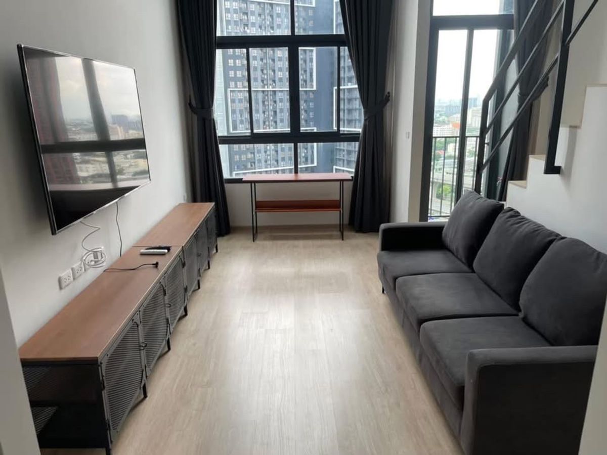 For RentCondoRama9, Petchburi, RCA : Duplex room, IDEO NEW RAMA 9, is free. The corner room does not cover the light.
