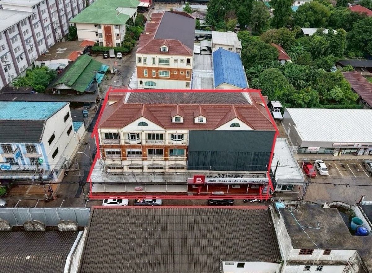 ขายอาคารพาณิชย์โคราช นครราชสีมา : ทำเลโคตรดี ขายราคาโคตรโดน ไม่ต้องรอย้ายเมืองหลวง รีบจับจองก่อนหมดอาคารพาณิชย์ 3 ชั้นครึ่ง 2 คูหาสุดท้าย เหมาะสำหรับทำฟิตเนส ตกแต่งเพิ่มเติมนิดหน่อย ริมถนนมิตรภาพ โคราช น้ำไม่ท่วม หลังตลาดเซฟวัน และใกล้สถานีรถไฟความเร็วสูง เหมาะสำหรับทำธุรกิจร้านค้า