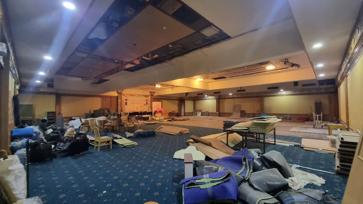 For RentRetail SpaceSukhumvit, Asoke, Thonglor : BTS Phrom Phong for rent in the hotel of 500 sq.m., accepting all businesses such as Cafe Restaurant, beauty, school, spa shop  